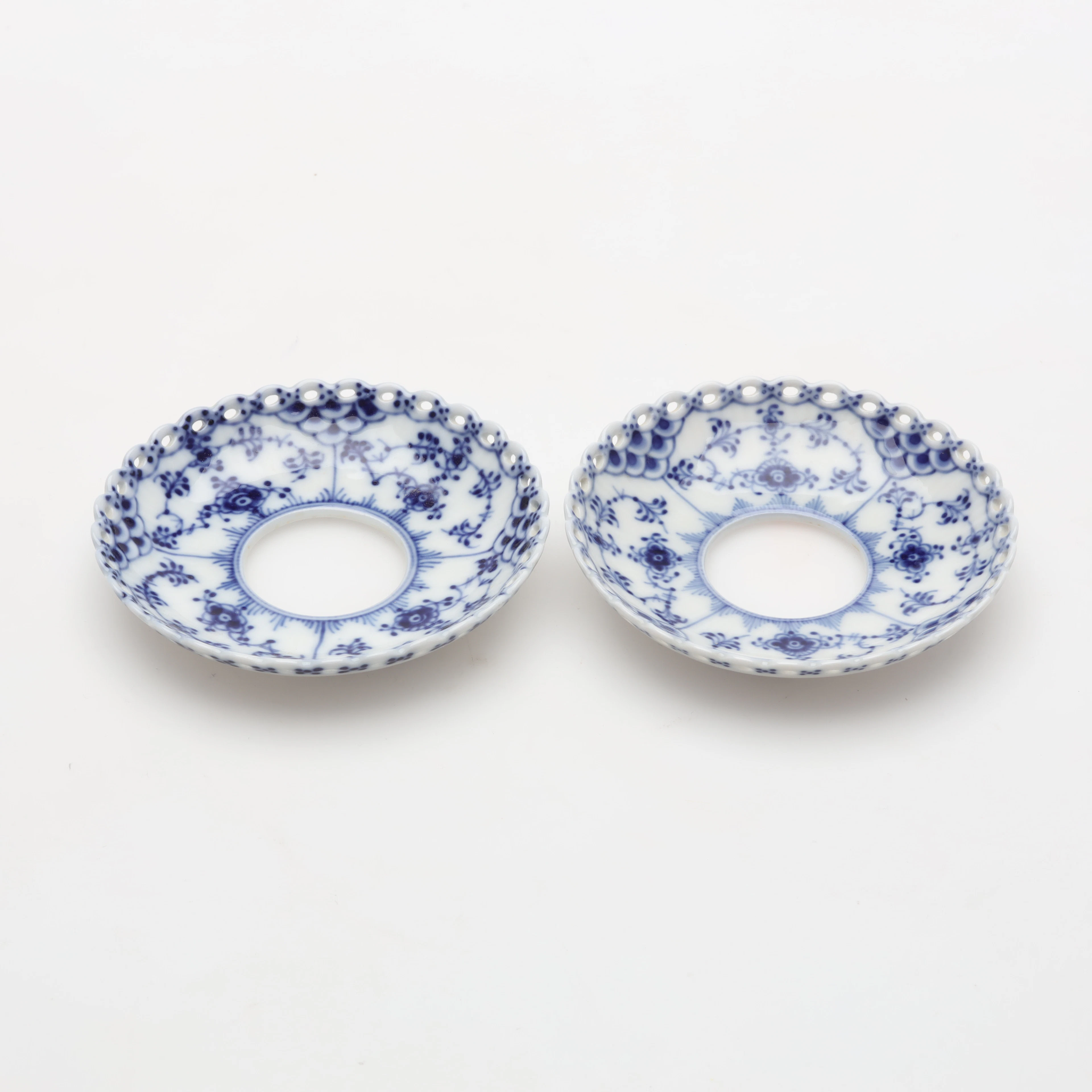 LJUSMANCHETTER, 2 stycken, musselmalet, nr. 1009, Royal Copenhagen, Danmark.