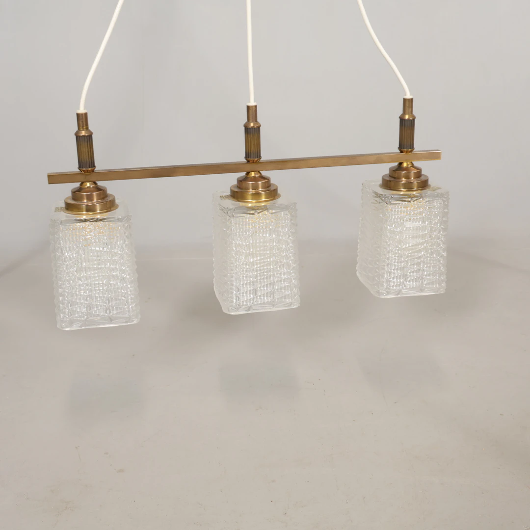 TAKLAMPA mässing /glas Bohemian, Tjeckoslovakien.
