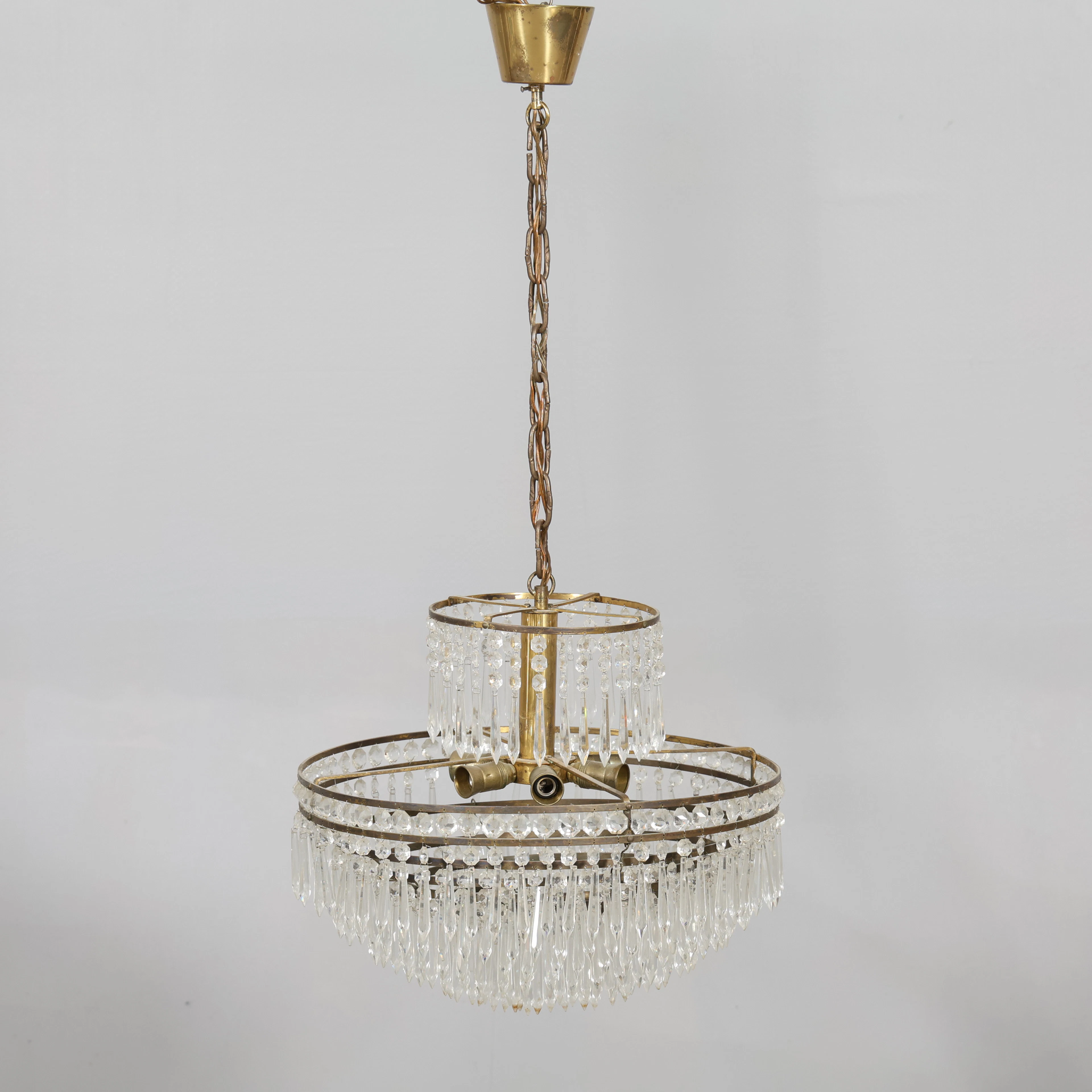 TAKKRONA med prismor, 1900-tal.