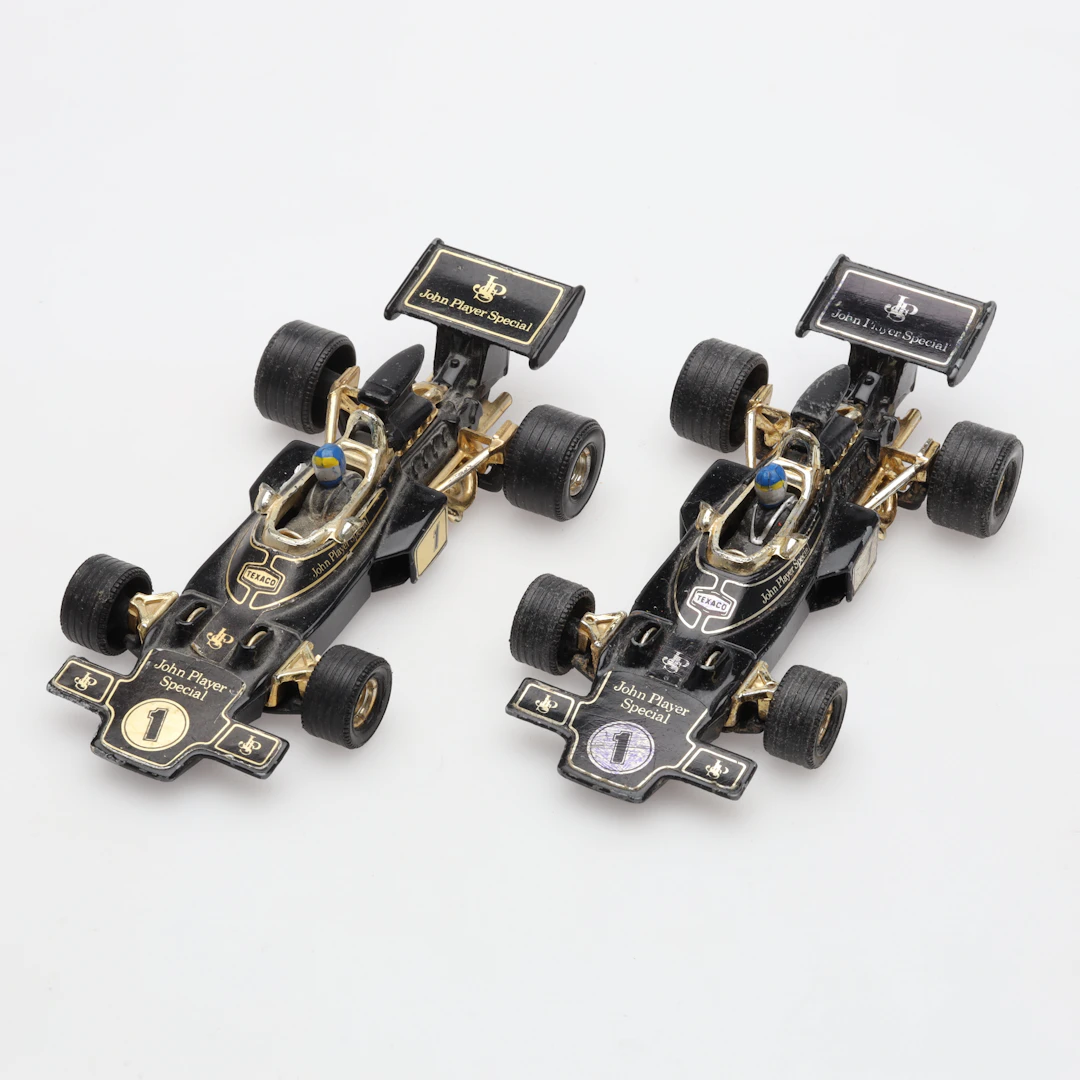 LEKSAKSBILAR, 2 stycken, Corgi, F1, John Player Special.