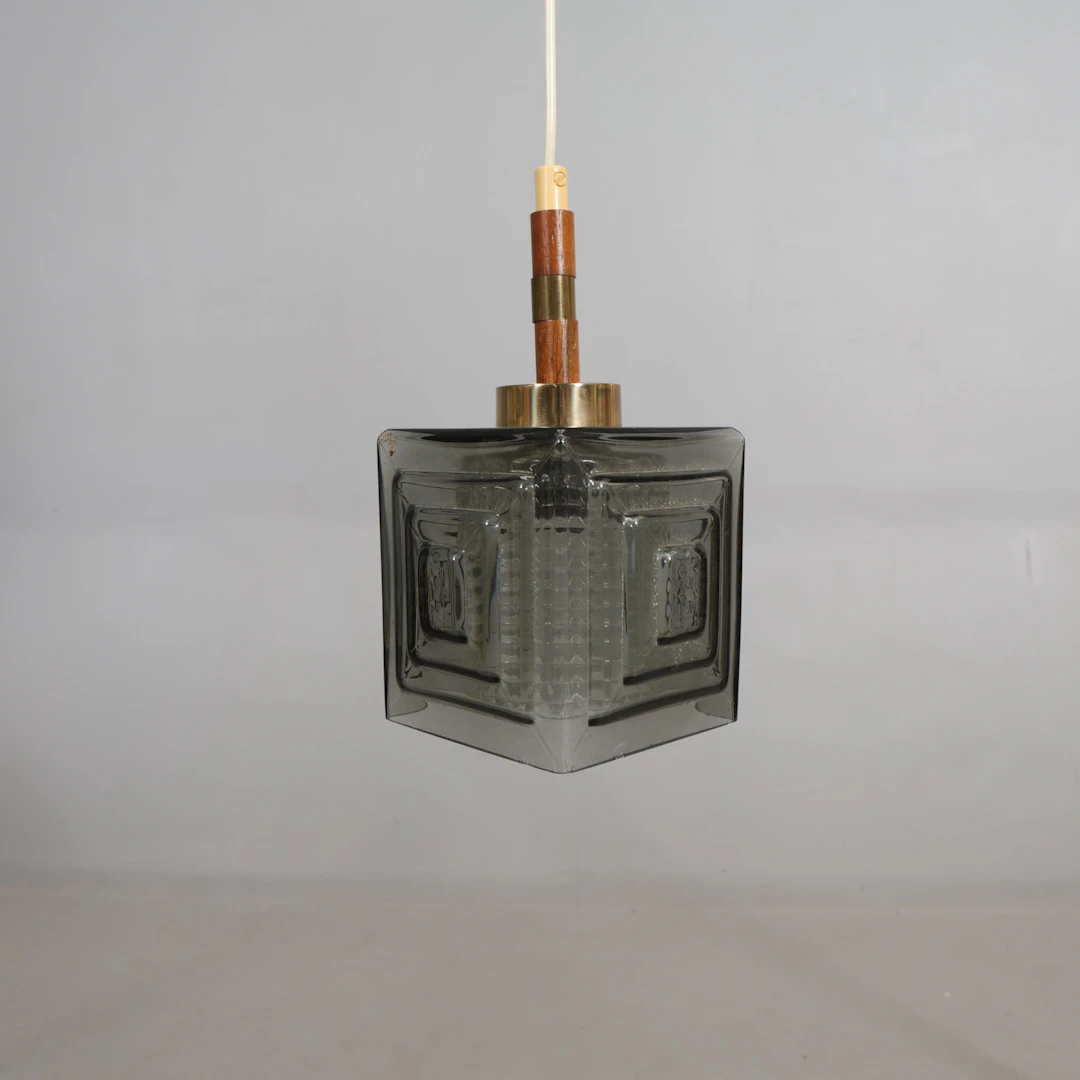 FÖNSTERLAMPA glas/ teak 1900-talets andra hälft.