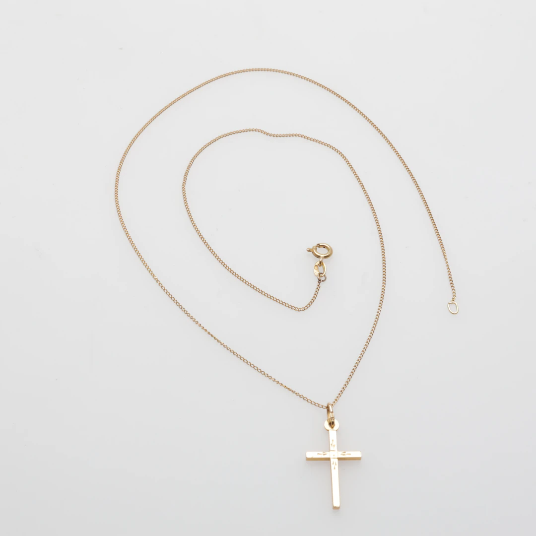 HALSKEDJA pansar med hänge 18K guld vikt ca 2,8 gram.