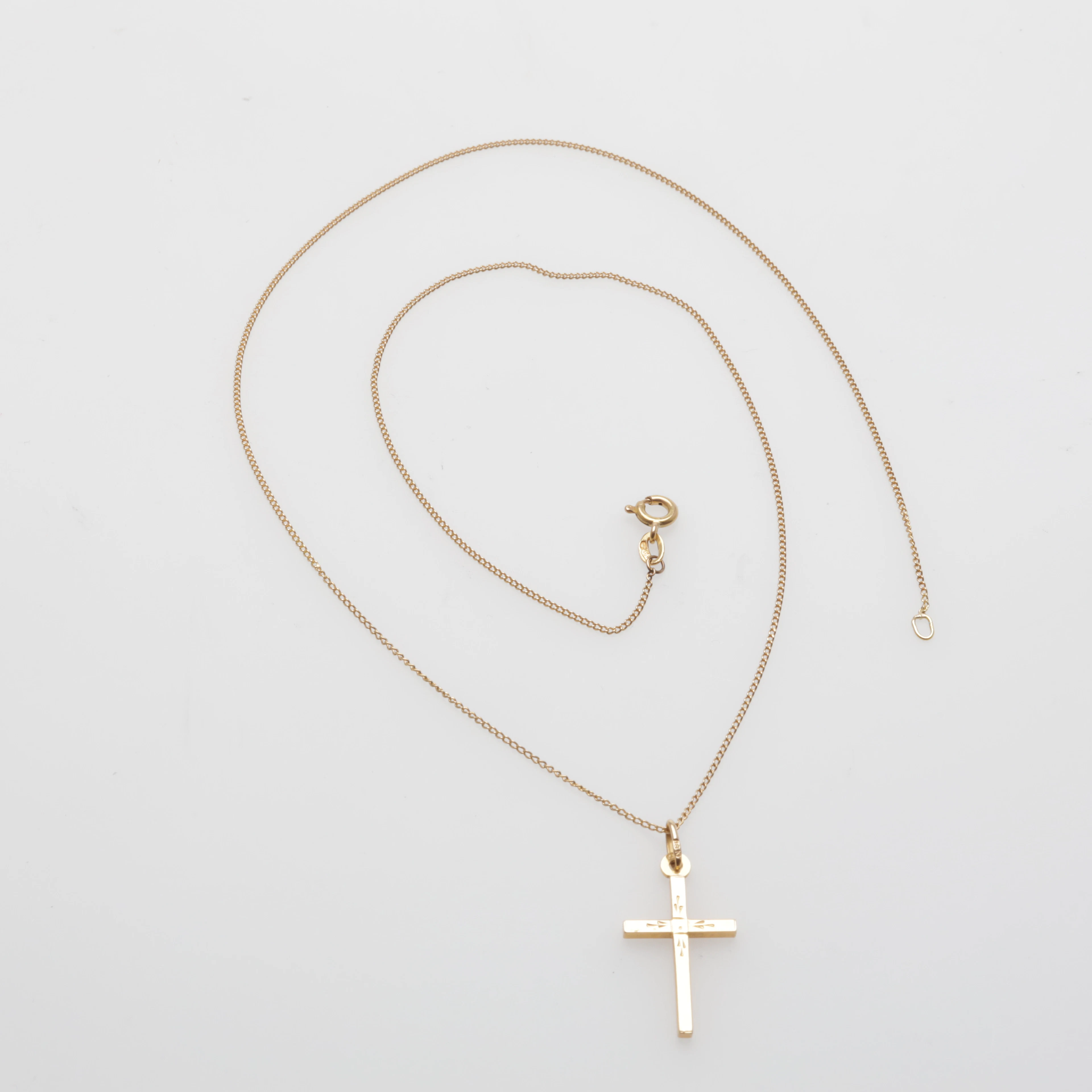 HALSKEDJA pansar med hänge 18K guld vikt ca 2,8 gram.