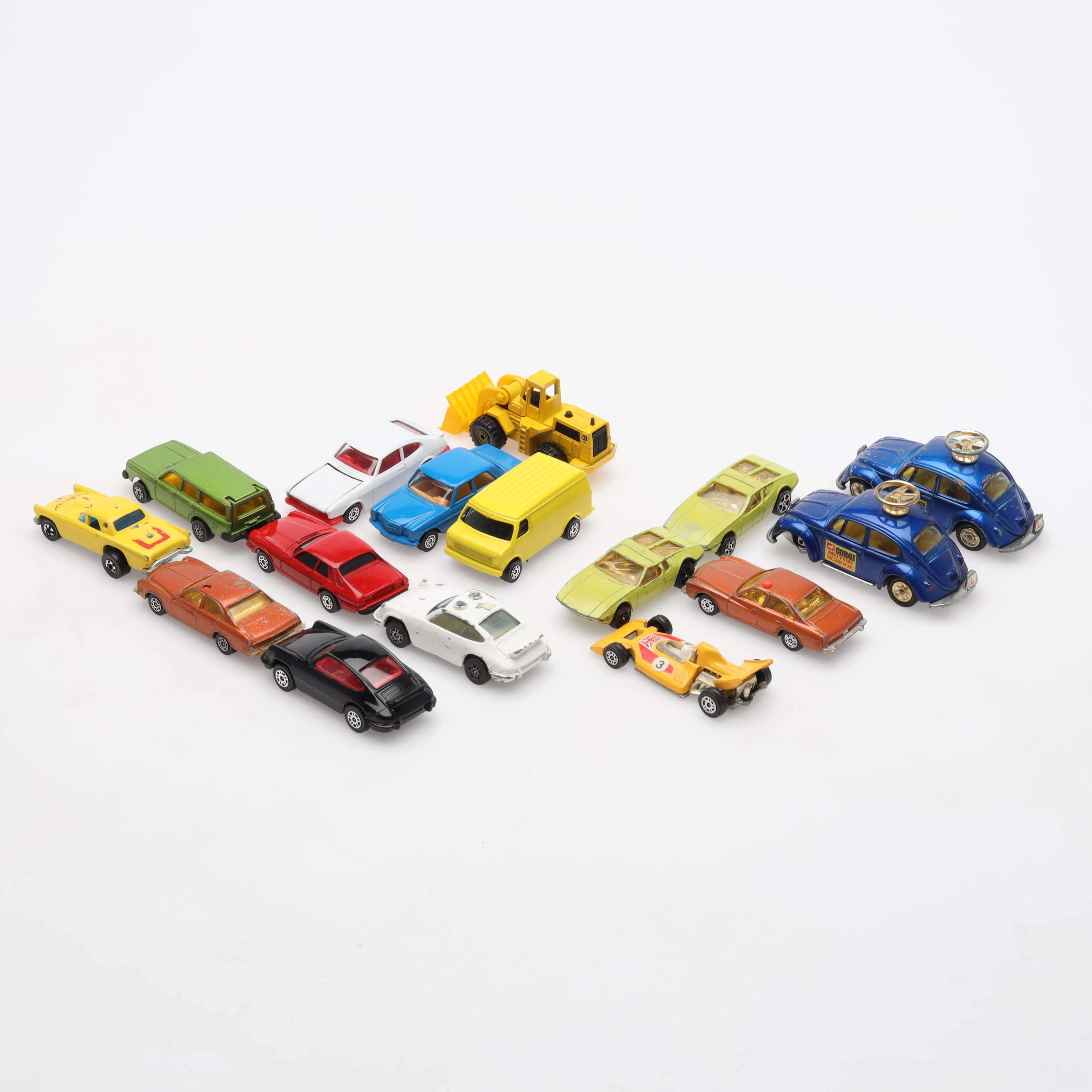 LEKSAKSBILAR 16 st. Corgi samt Hot Wheels.