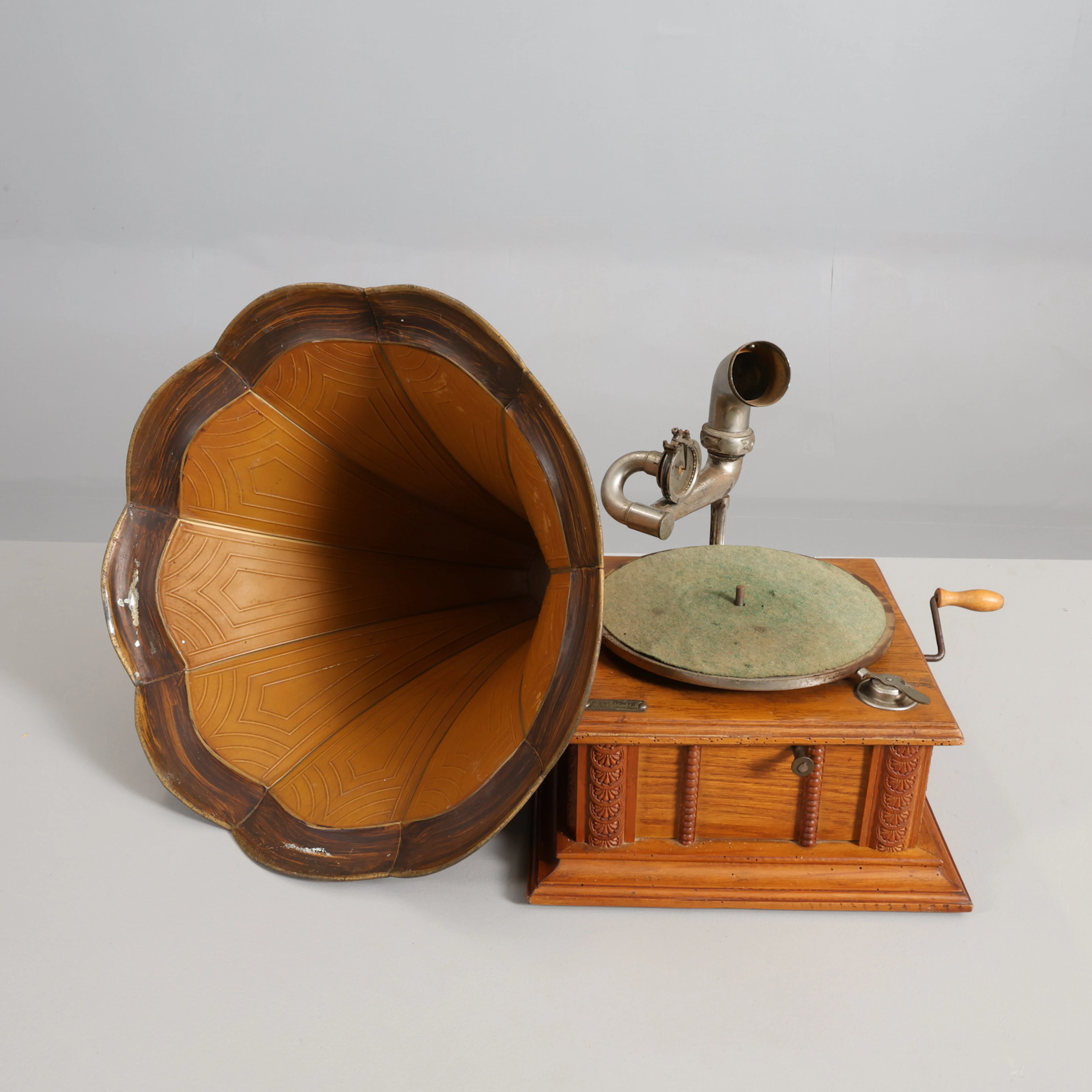TRATTGRAMMOFON, Knut Öberg, Malmö, tidigt 1900-tal.