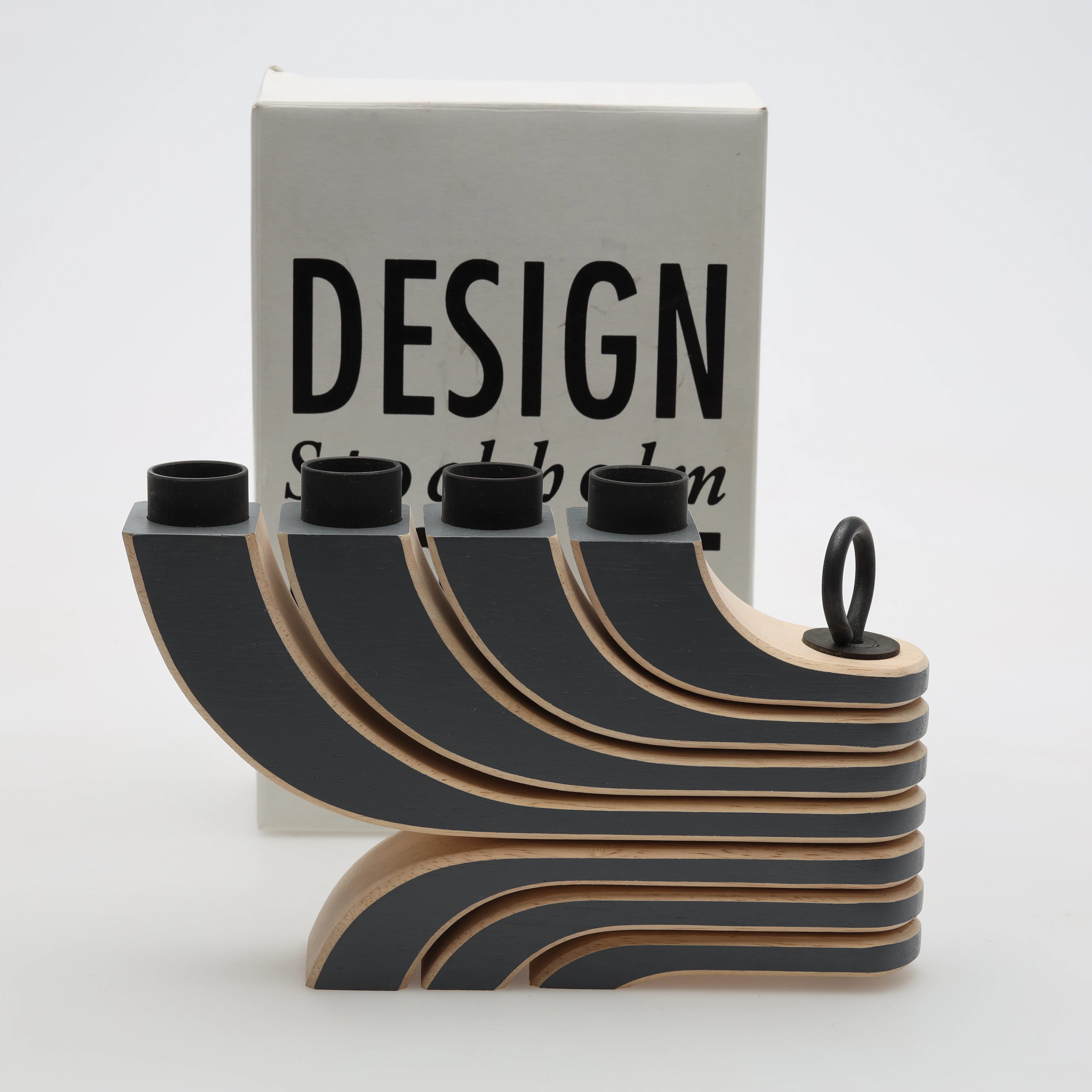 JONAS GRUNDELL. LJUSSTAKE, trä, Design House Stockholm.