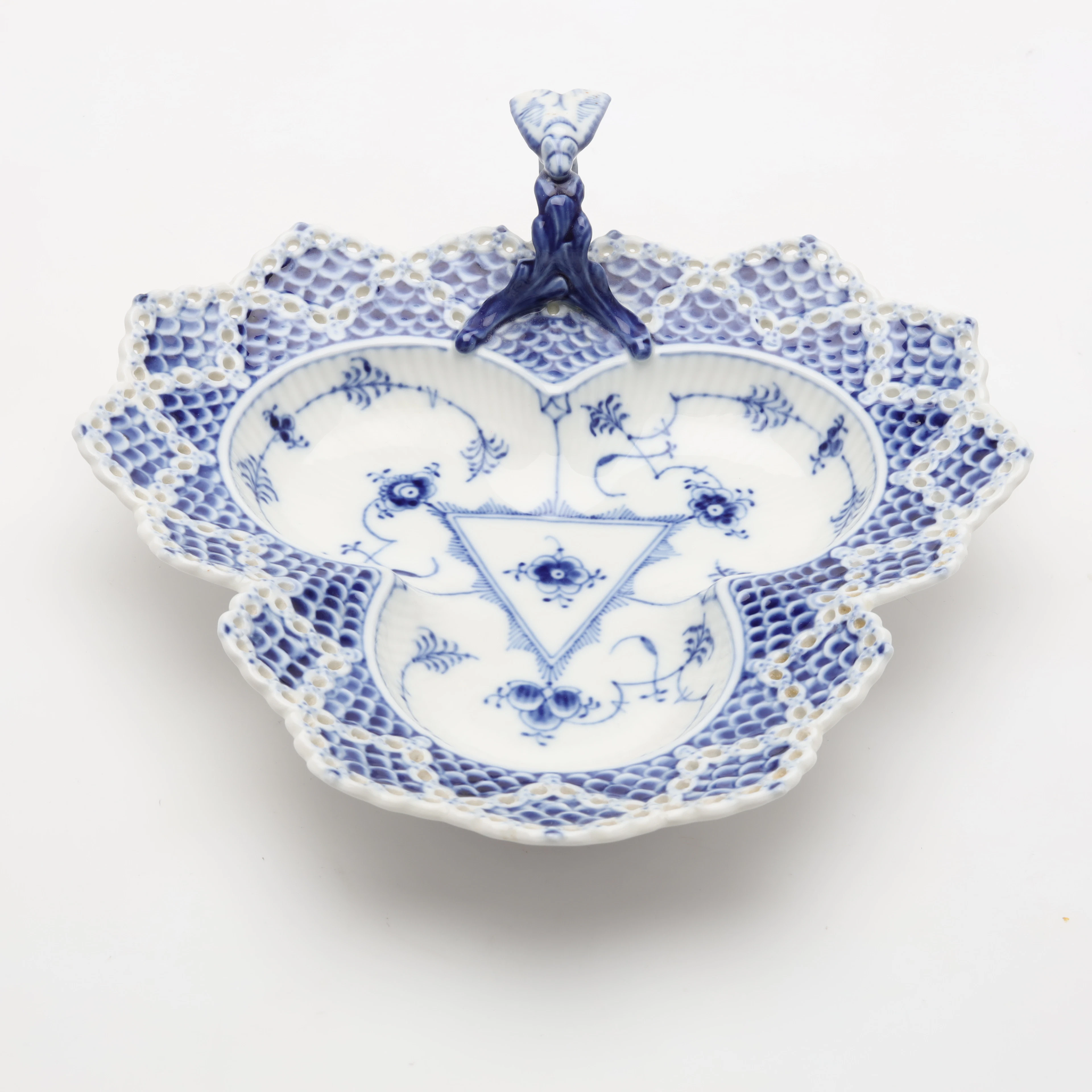 SERVERINGSFAT, porslin, musselmalet, nr. 1077, Royal Copenhagen Danmark.