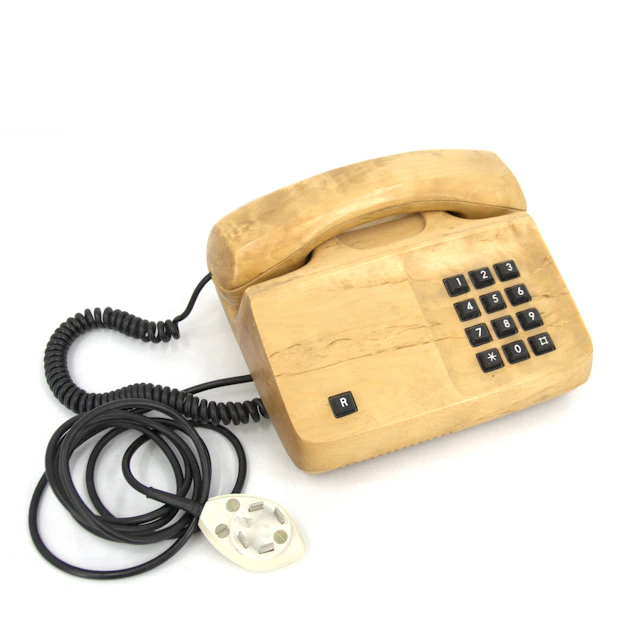 CARL-ARNE BREGER. Telefon, "Diavox", masurbjörk, formgiven tidigt 1980-tal.