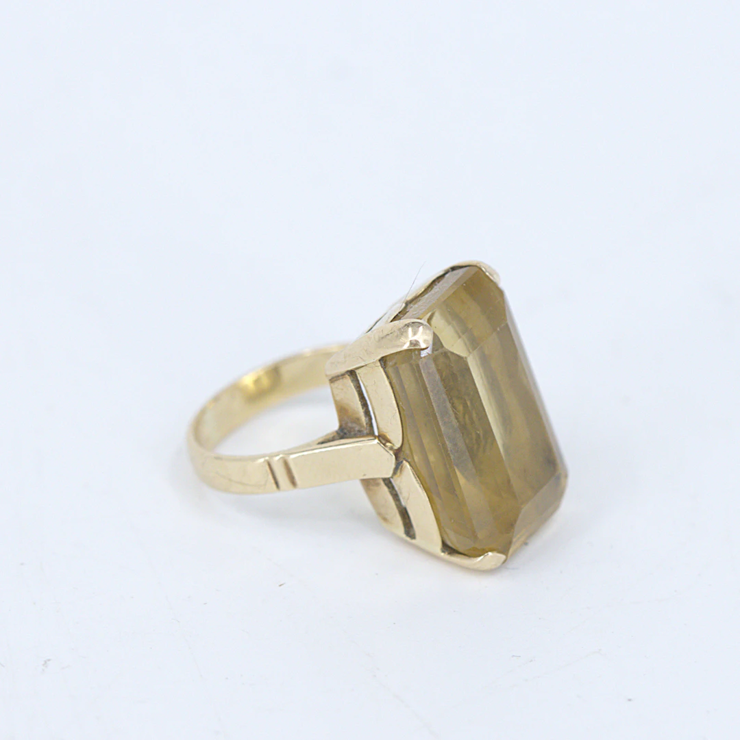 ENSTENSRING med smaragdslipad citrin, guld 18k.