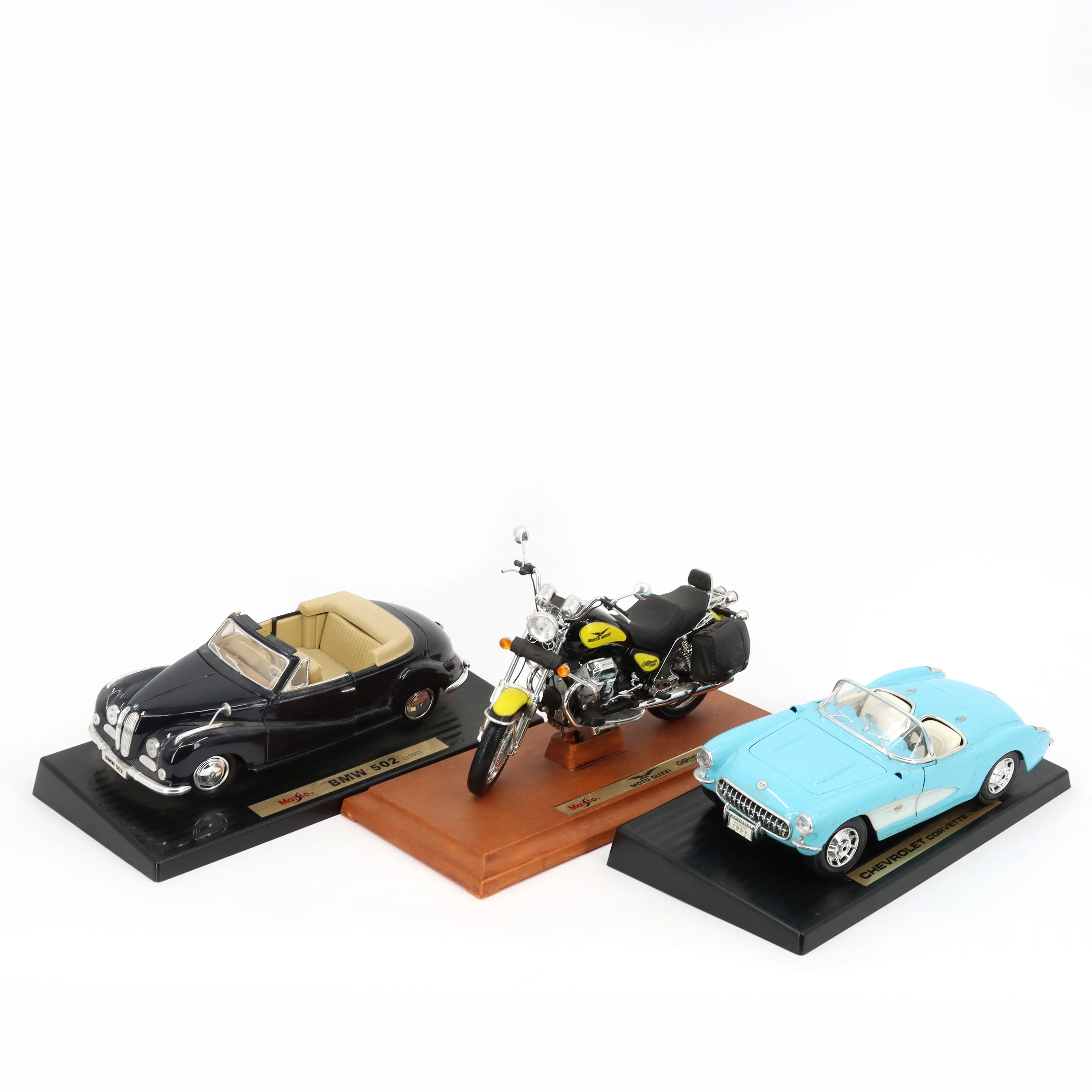 MODELLBILAR och MODELMOTORCYKEL, 3 delar, BMW503 (1955), Corvette
