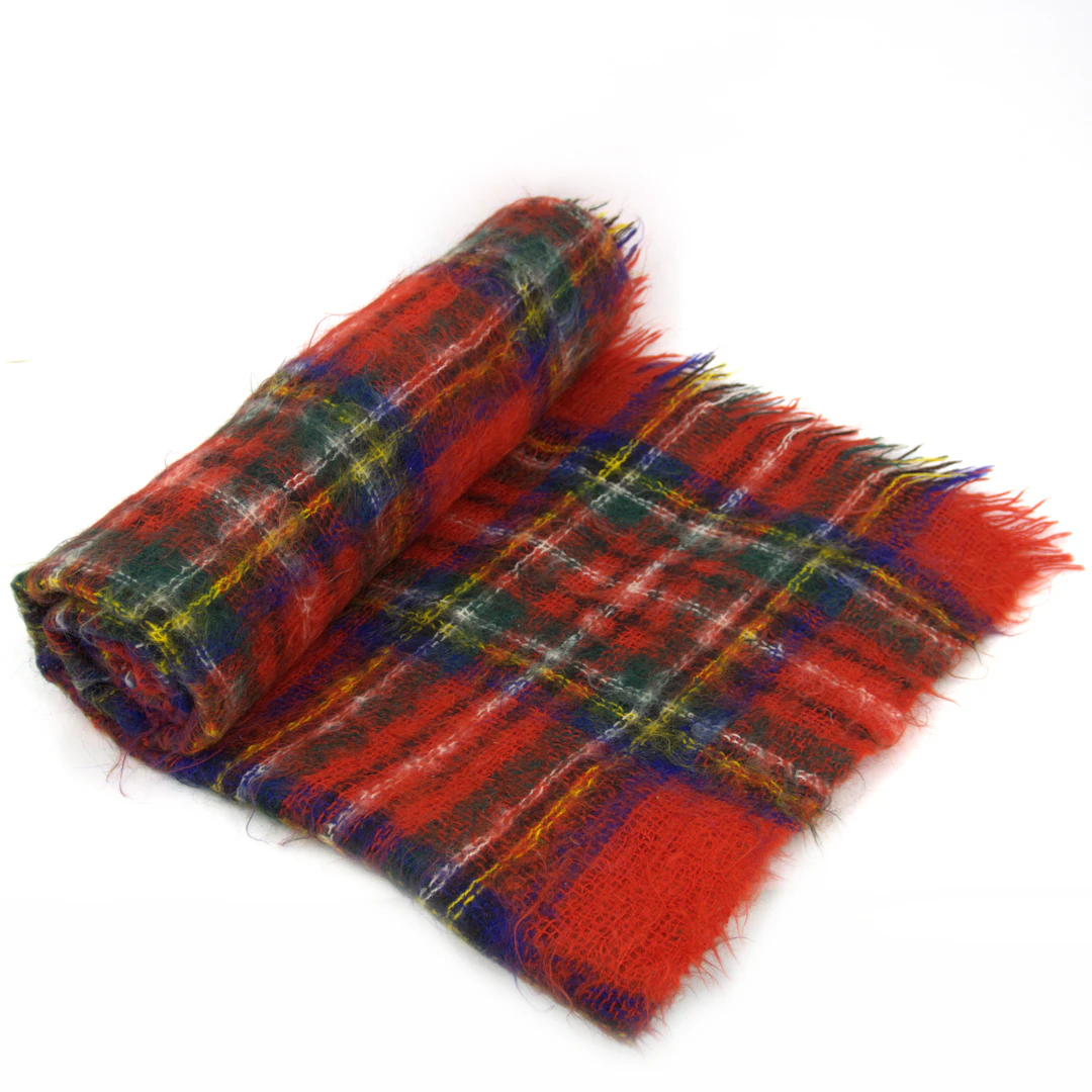 PLÄD ca 165 x 125 cm, mohair/ull, Royal Scot, England.