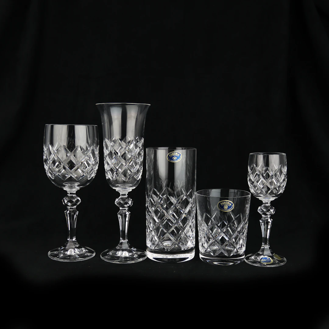 GLASSERVIS, 60 delar, slipat rutmönster, octagon fot, "Bohemia" Czechoslovakia