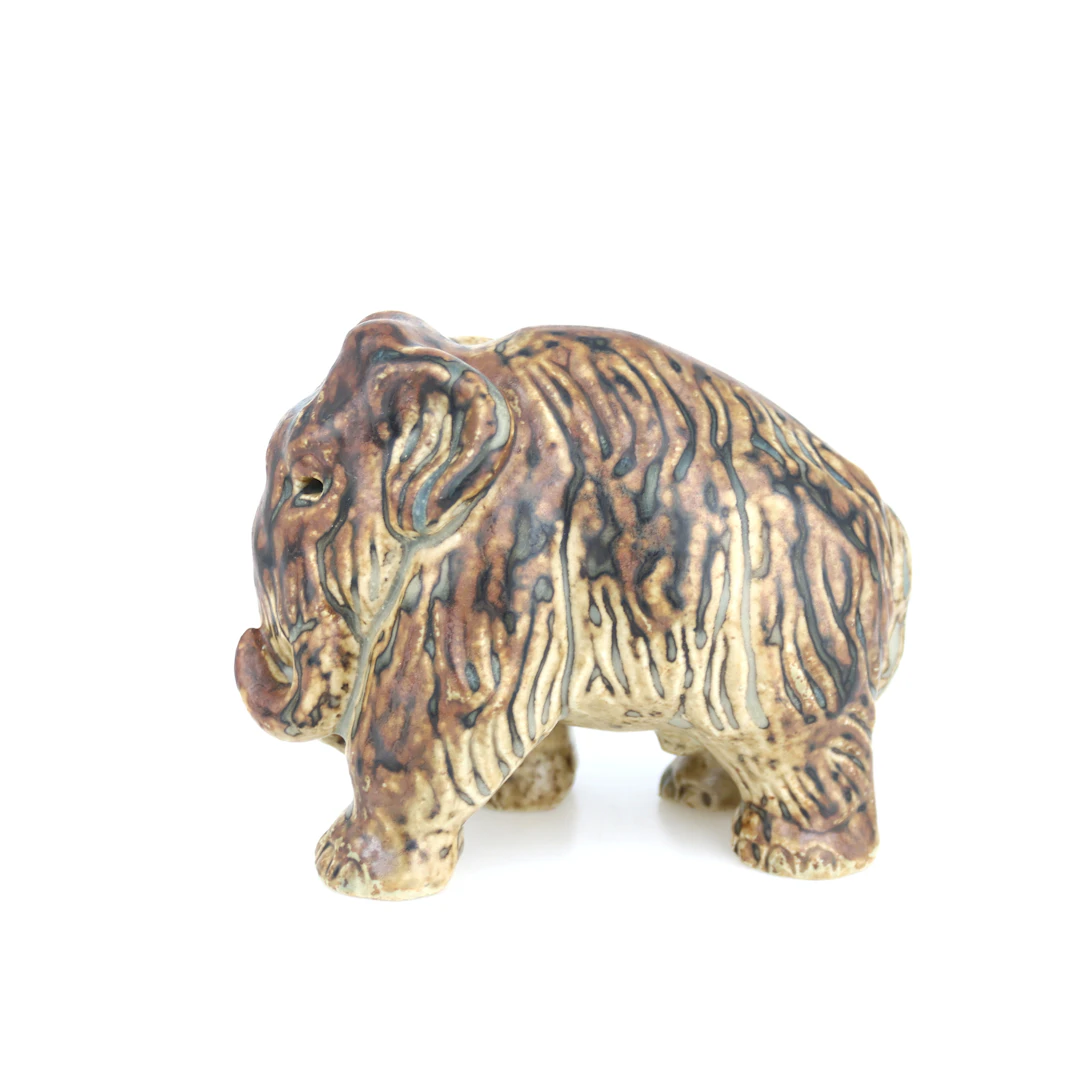KNUD KYHN. Figurin, Mammut, glaserat stengods, möjligen nr 2020, signerad