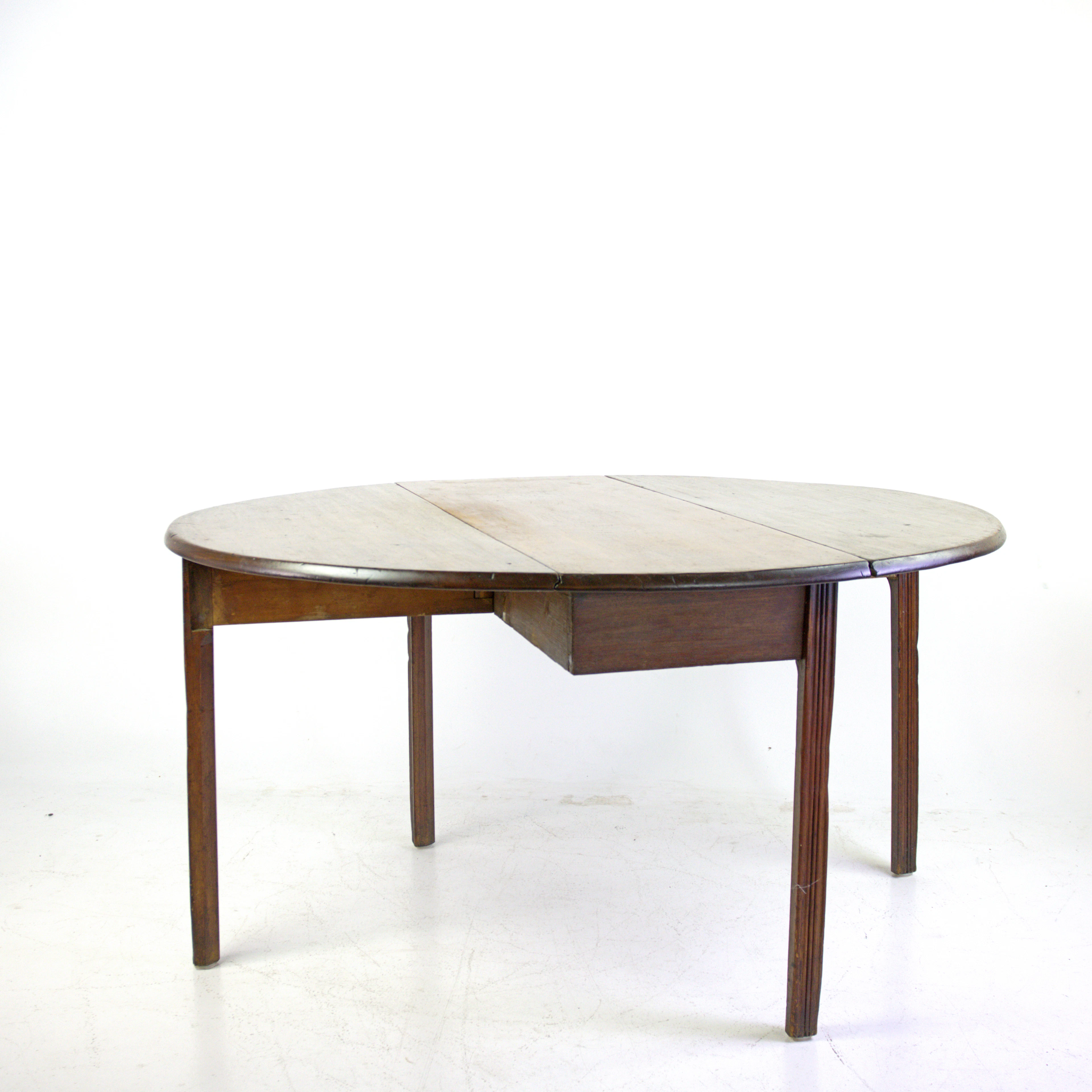 KLAFFBORD, mahogny, ciselerade ben, 18/1900-tal.