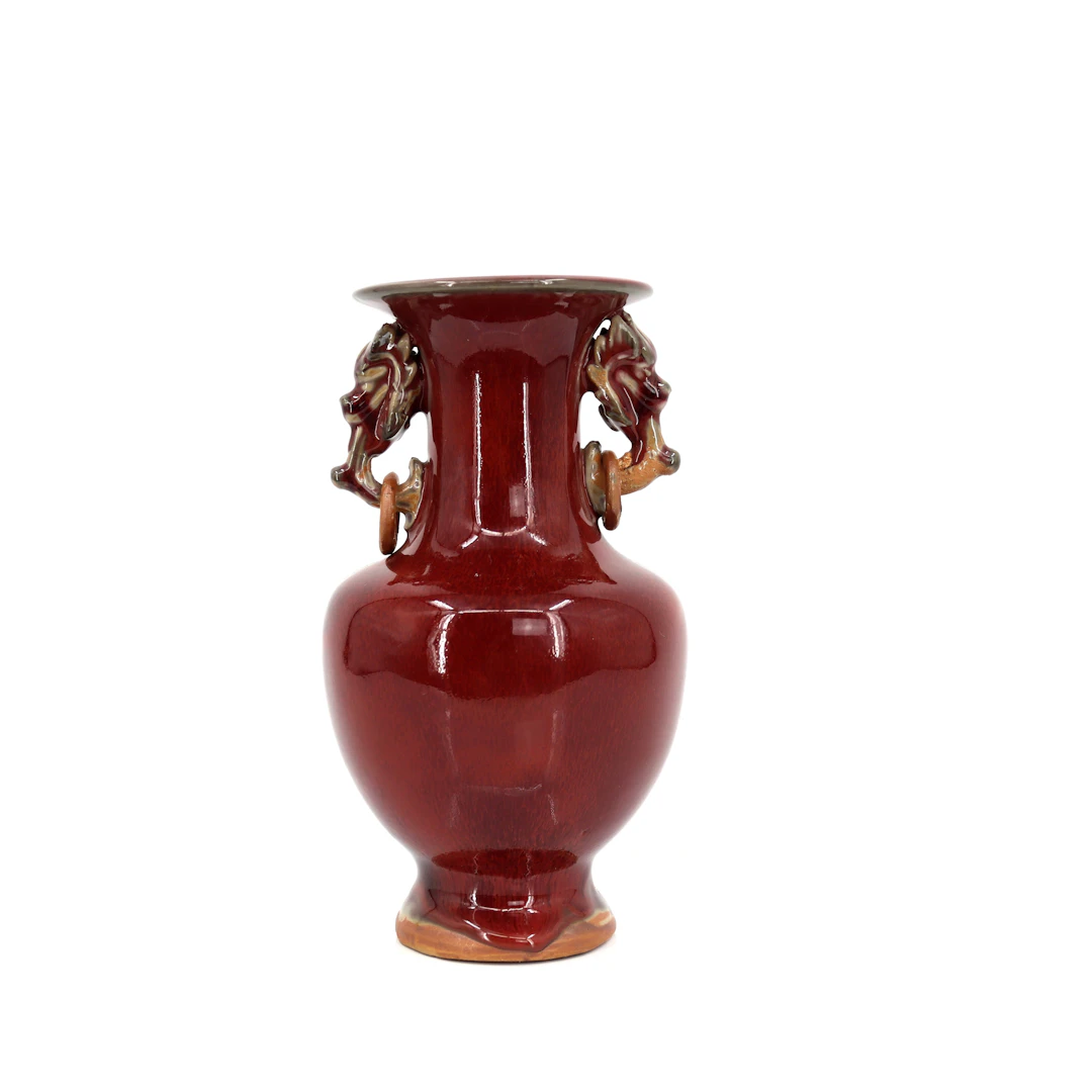 HÄNKELVAS, oxblodsglasyr, porslin, drakformade hänklar, Jingdezhen