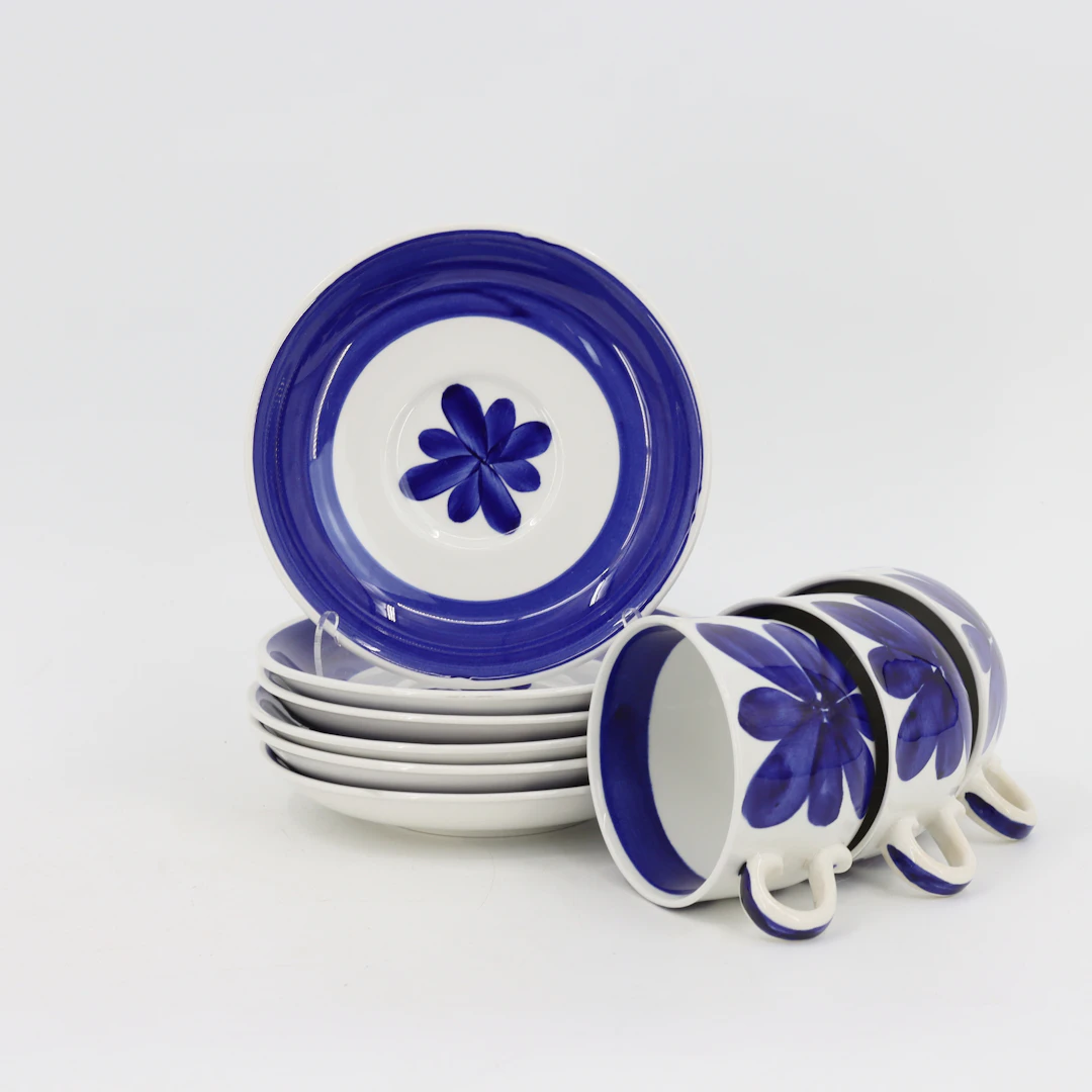 PAULA VON FREYMANN. Tekoppar med fat, 3 + 6 delar, "Paula", flintgods