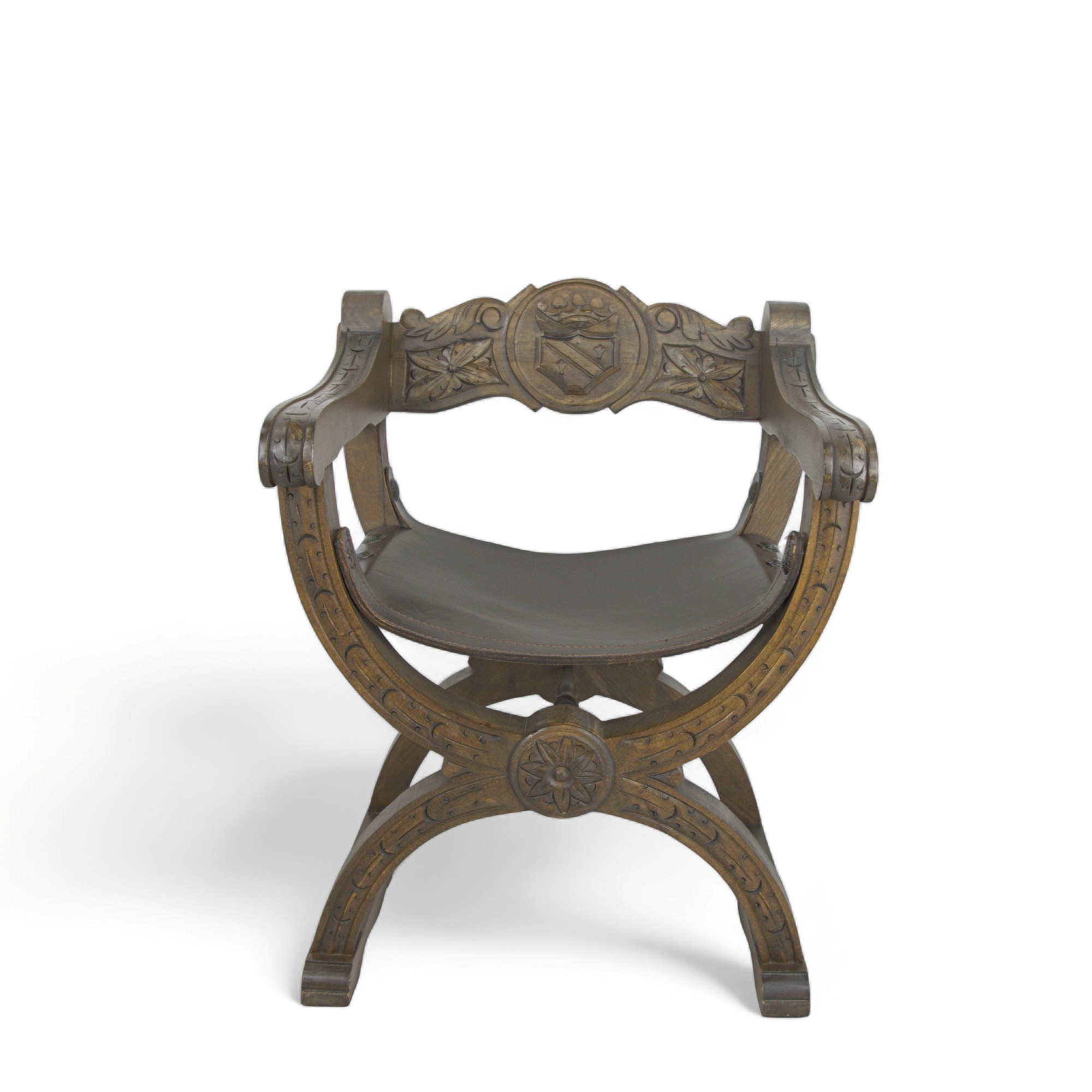 DANTESTOL Renässansstil, rikt skuren dekor, lädersits, ek, 1900-talets