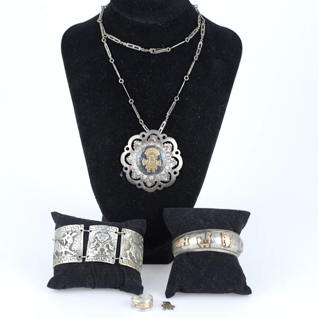 ARMBAND, HALSBAND och RING, 5 delar, silver och guld 18k. inkamönster
