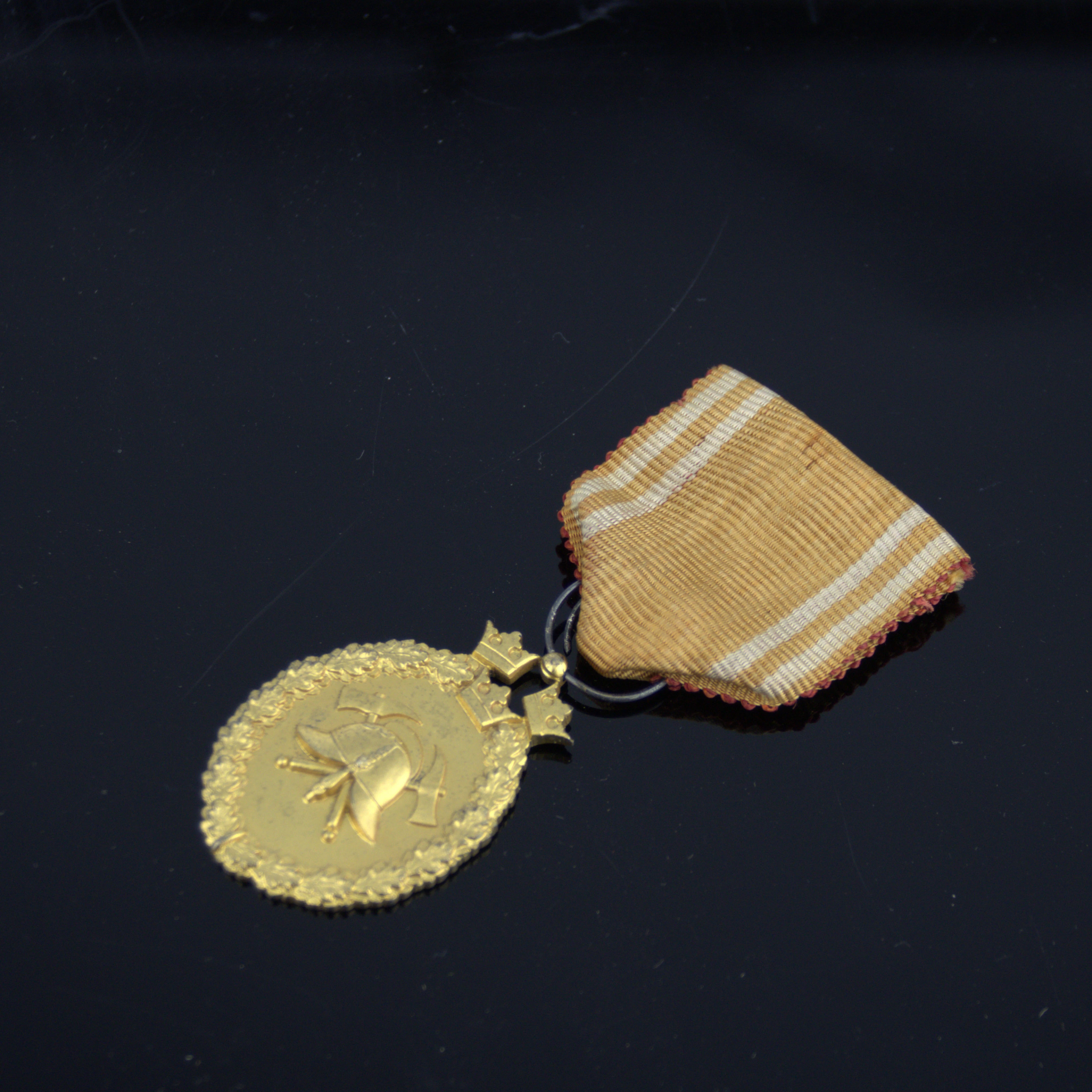 MEDALJ, förgyllt silver, "Svenska Brandkårernas Riksförbund", Sporrong
