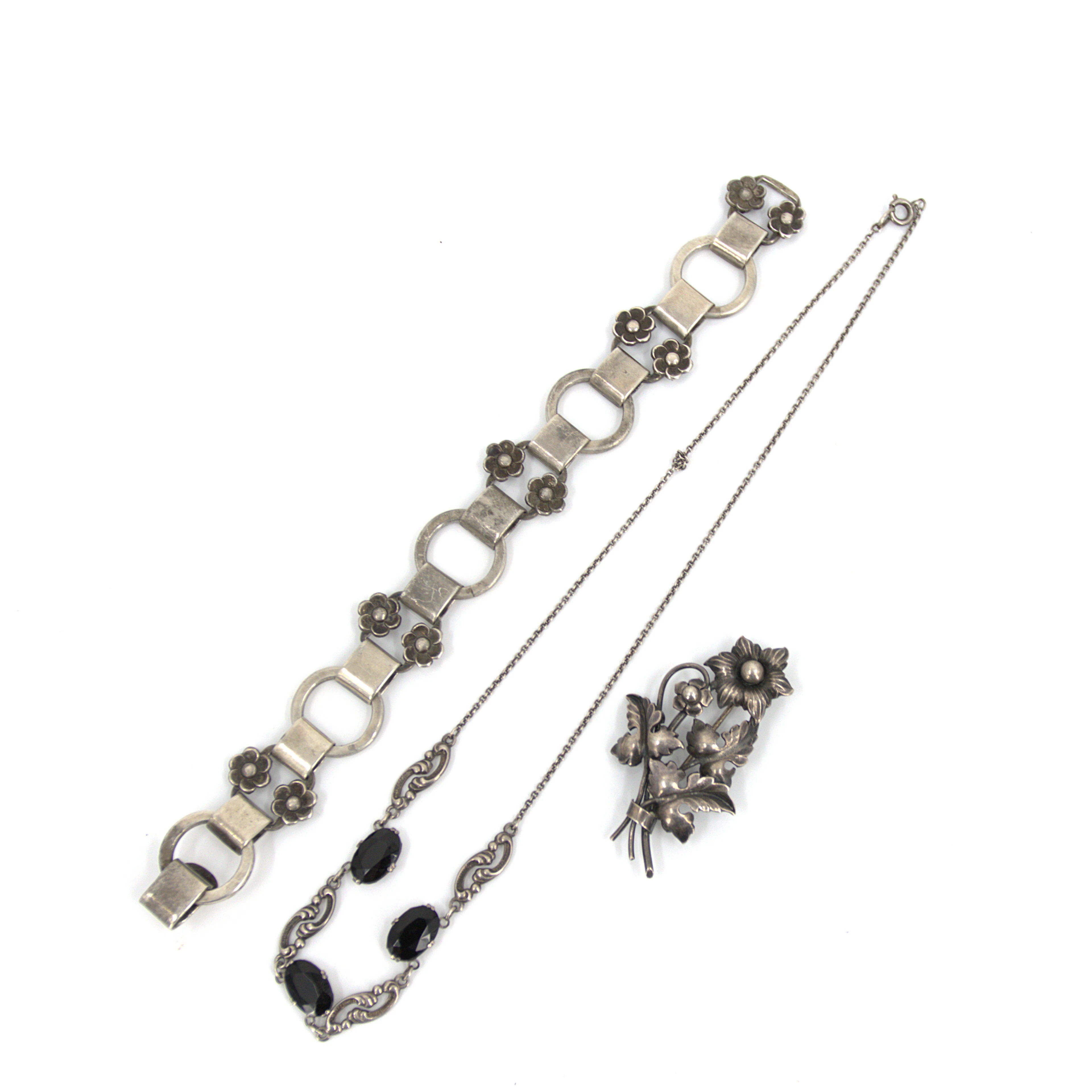 HALSBAND, ARMBAND och BROSCH, 3 delar, silver, 1940-50 tal.