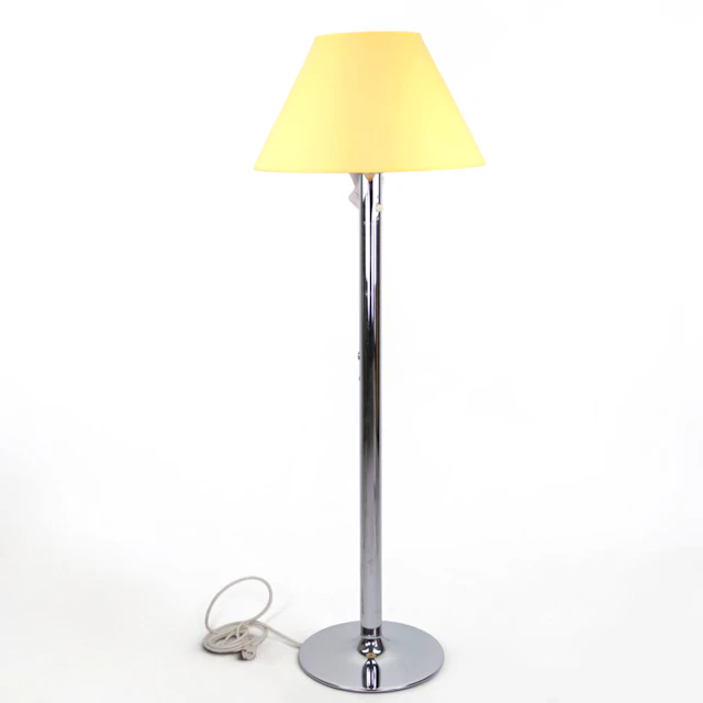 GOLVLAMPA, skärm av tyg, fot och stomme av kromad metall, märkt Ateljé Lyktan.