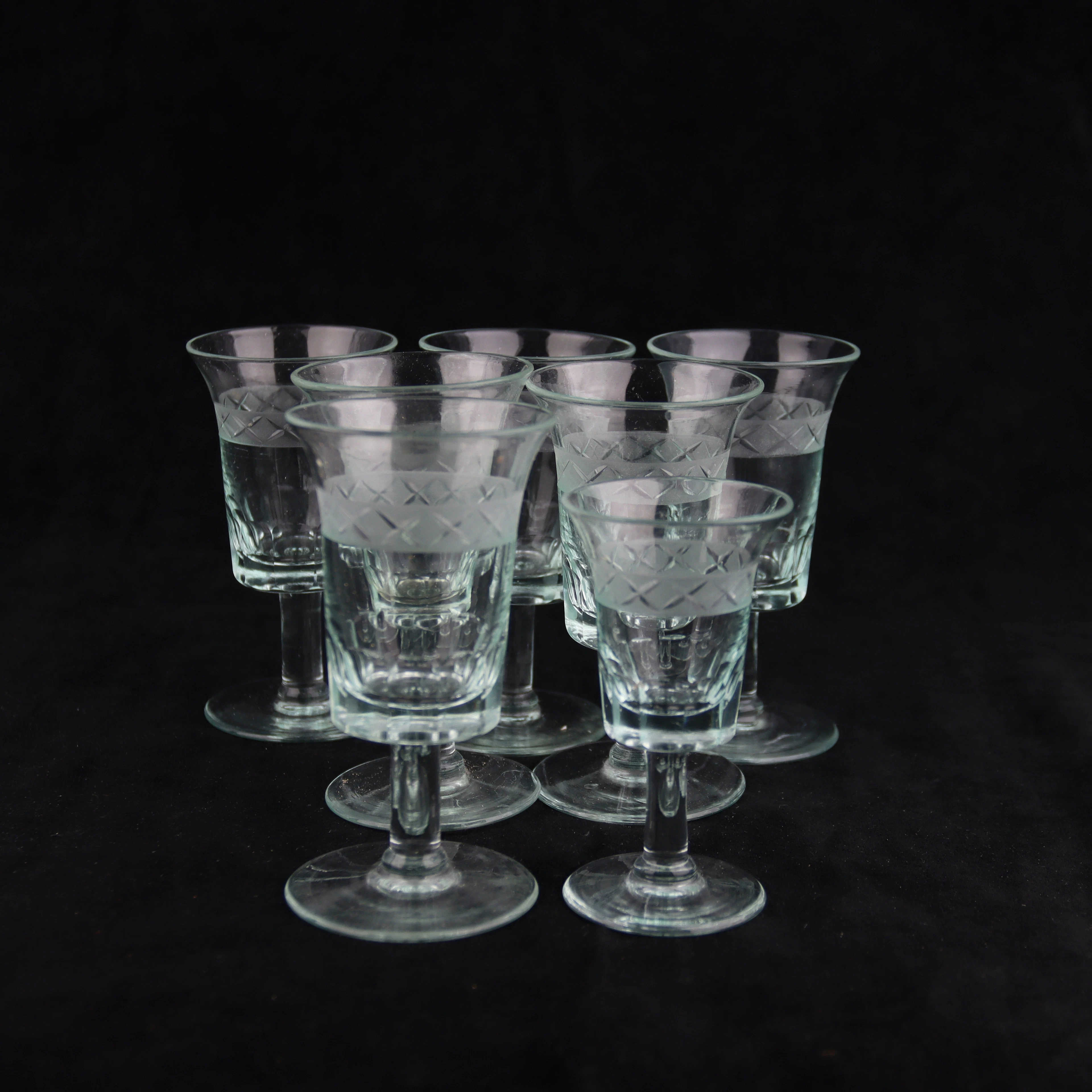 STARKVINSGLAS, 7 delar, gröntonat glas, 1900-tal.