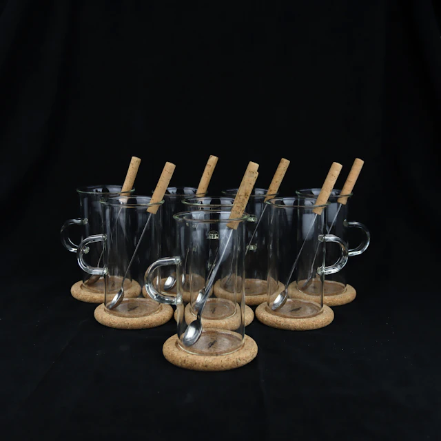 SIGNE PERSSON-MELIN. Irish coffe glas, 8 stycken, skedar och underlägg