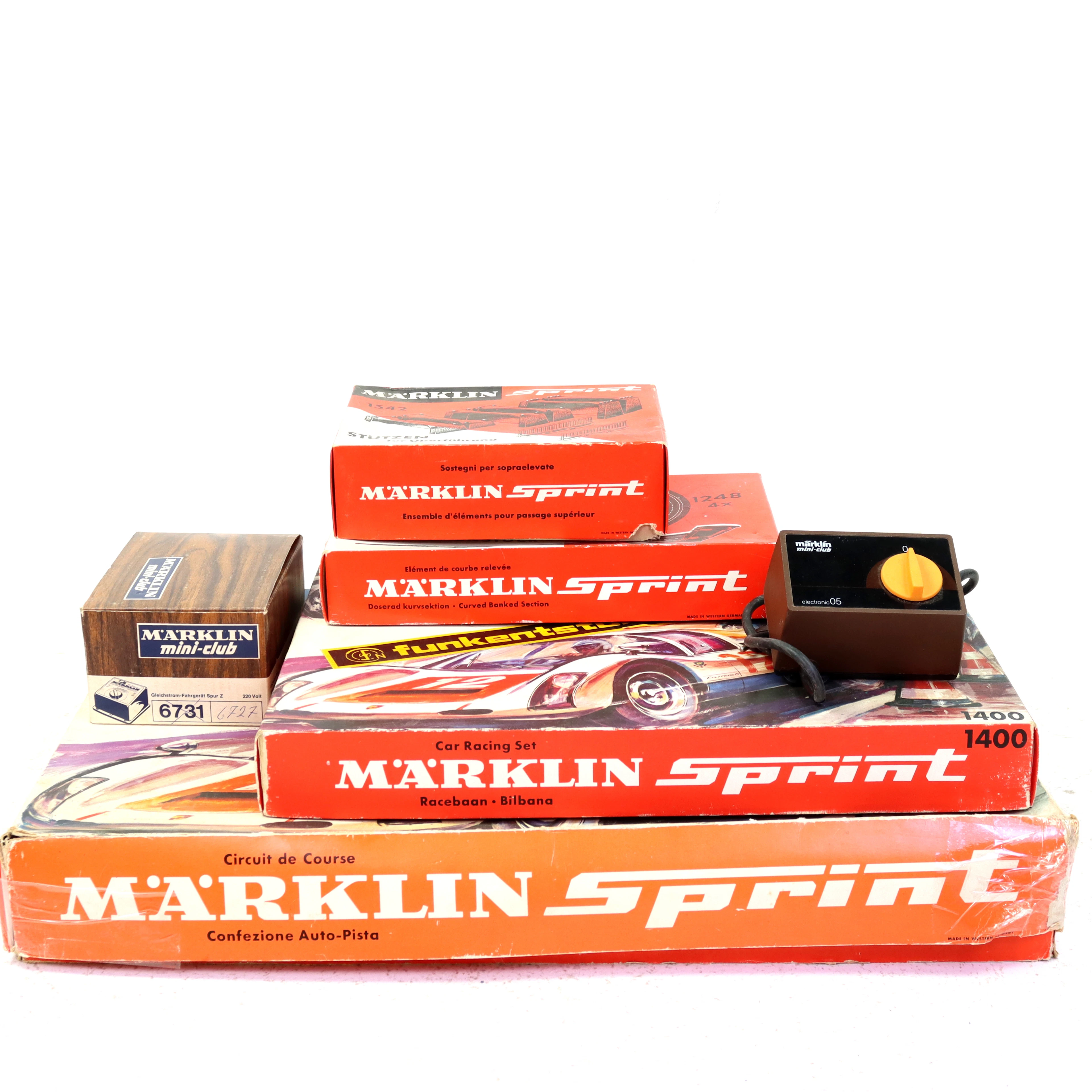 MÄRKLIN. Bilbanor, "Sprint", 2 st. banor, bilar och transformatorer