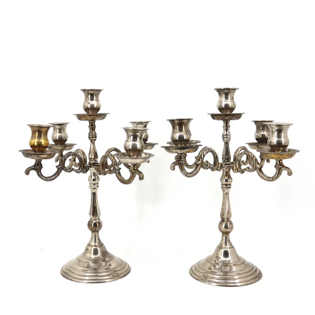 KANDELABRAR, ett par, nysilver, delbara, 1900-tal.