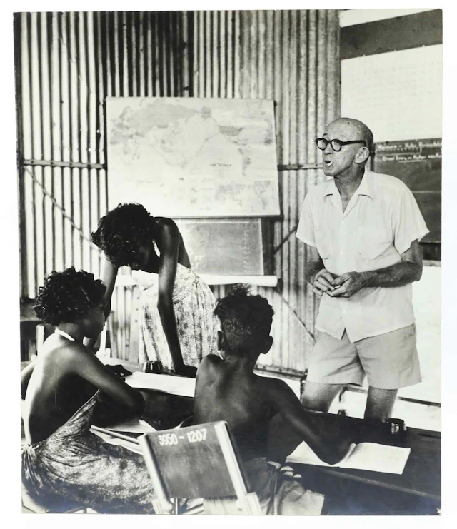 SVEN GILLSÄTER (1921-2001). fotografi, Undervisning, mongramsignerad a tergo.