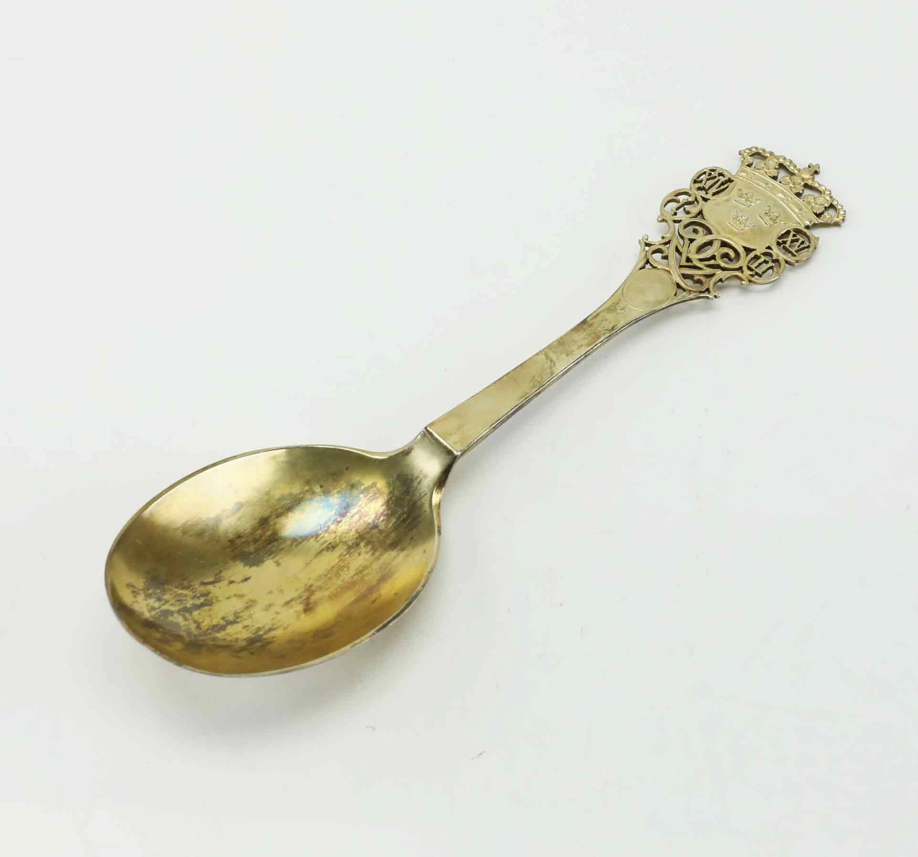 MINNESSKED, silver, "Med folket för fosterlandet", Kungliga monogram