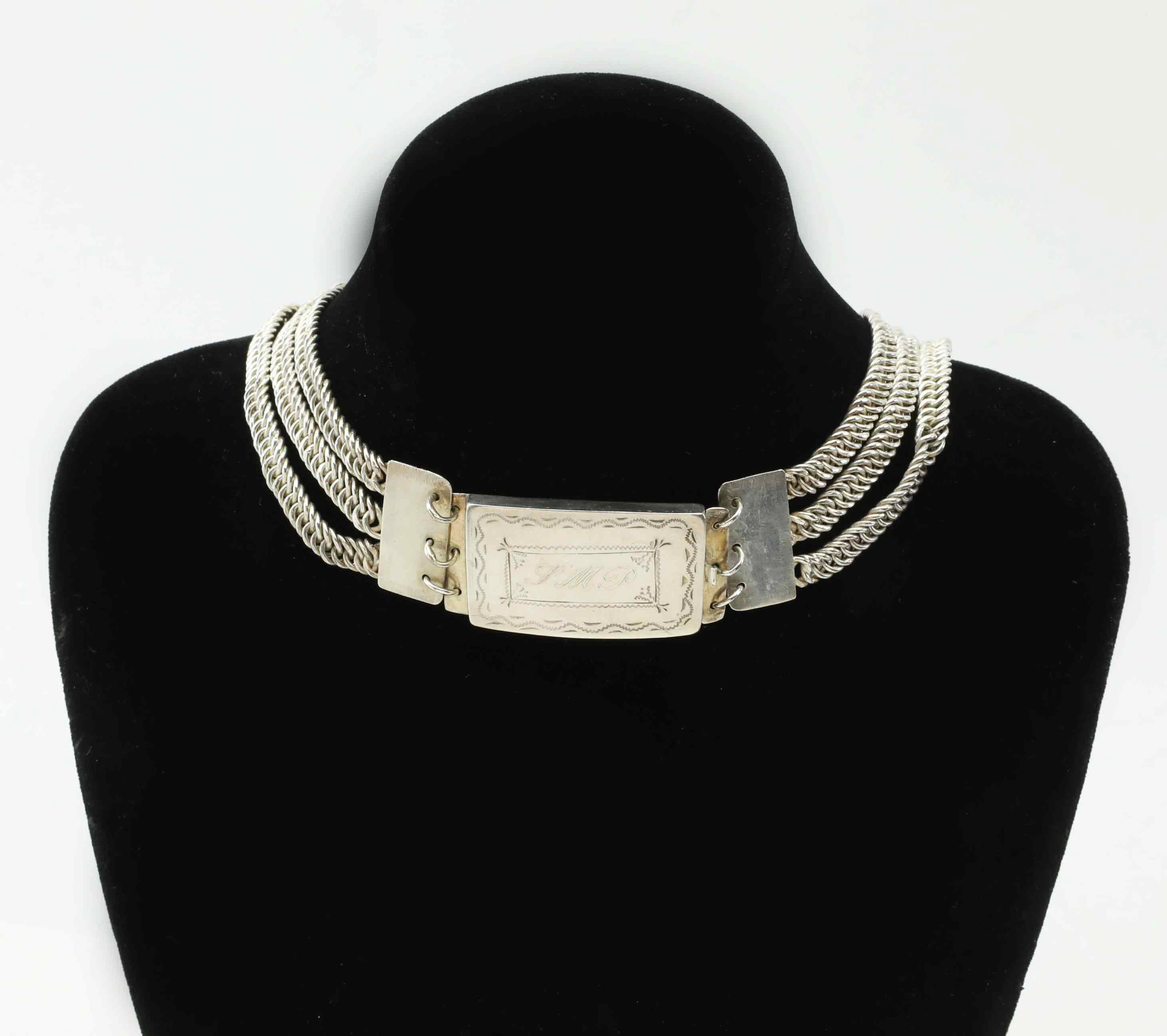 JOHAN AXEL ÖBERG. halslås/dräktsmycke, silver, Hudiksvall, 1945.
