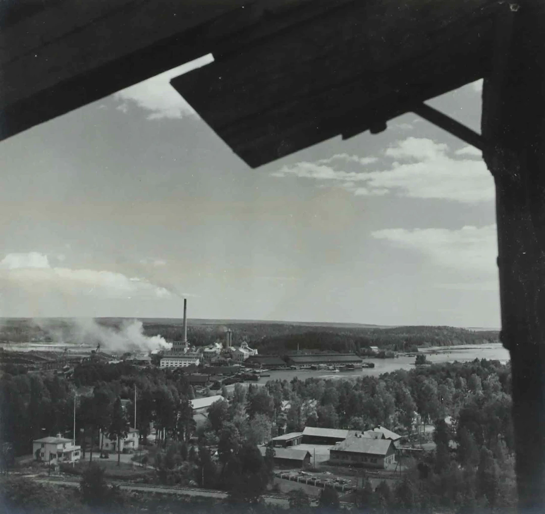 SVEN GILLSÄTER (1921-2001). Fotograi, "Iggesunds vy" signerad, 1900-talets