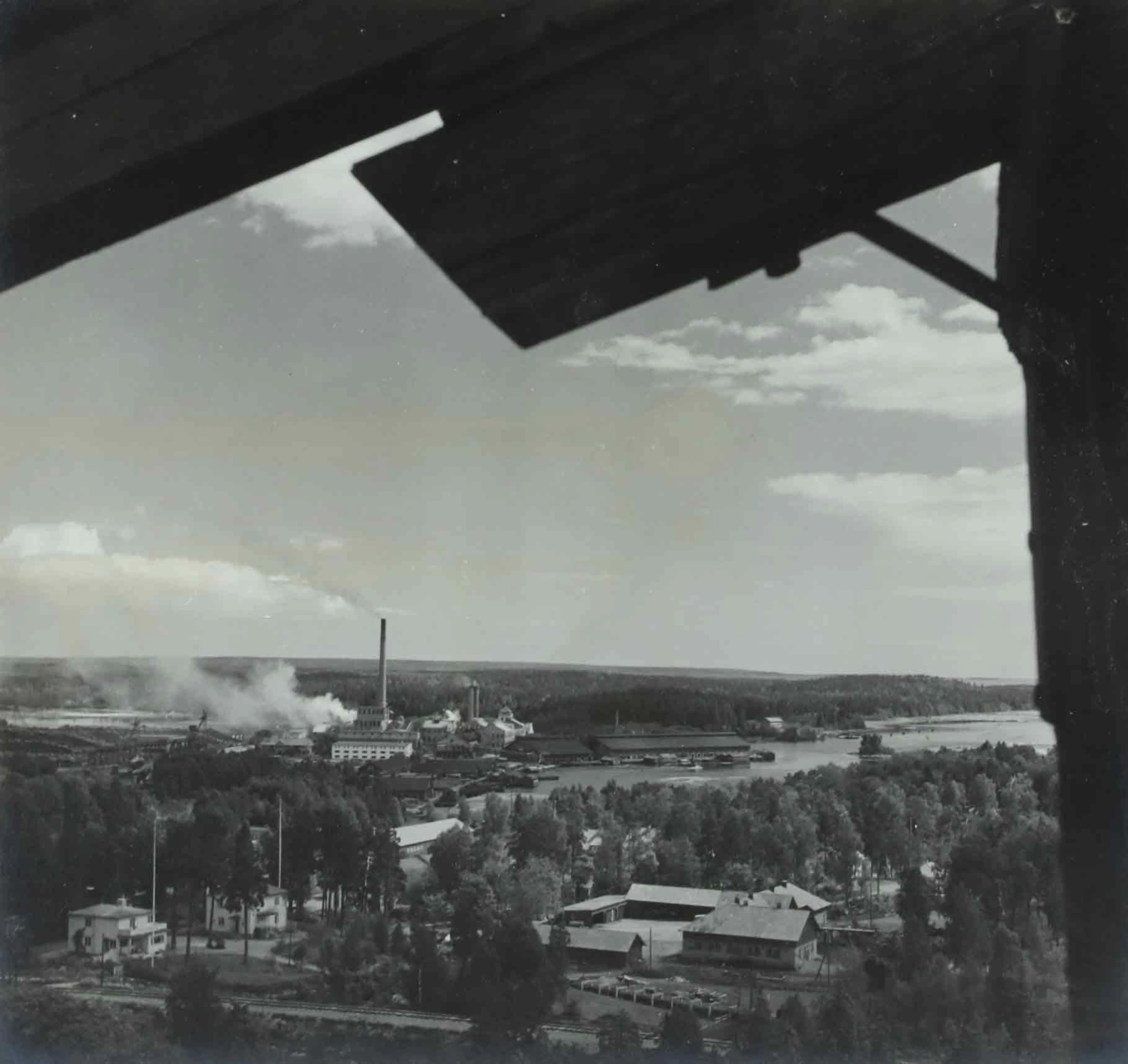 SVEN GILLSÄTER (1921-2001). Fotograi, "Iggesunds vy" signerad, 1900-talets