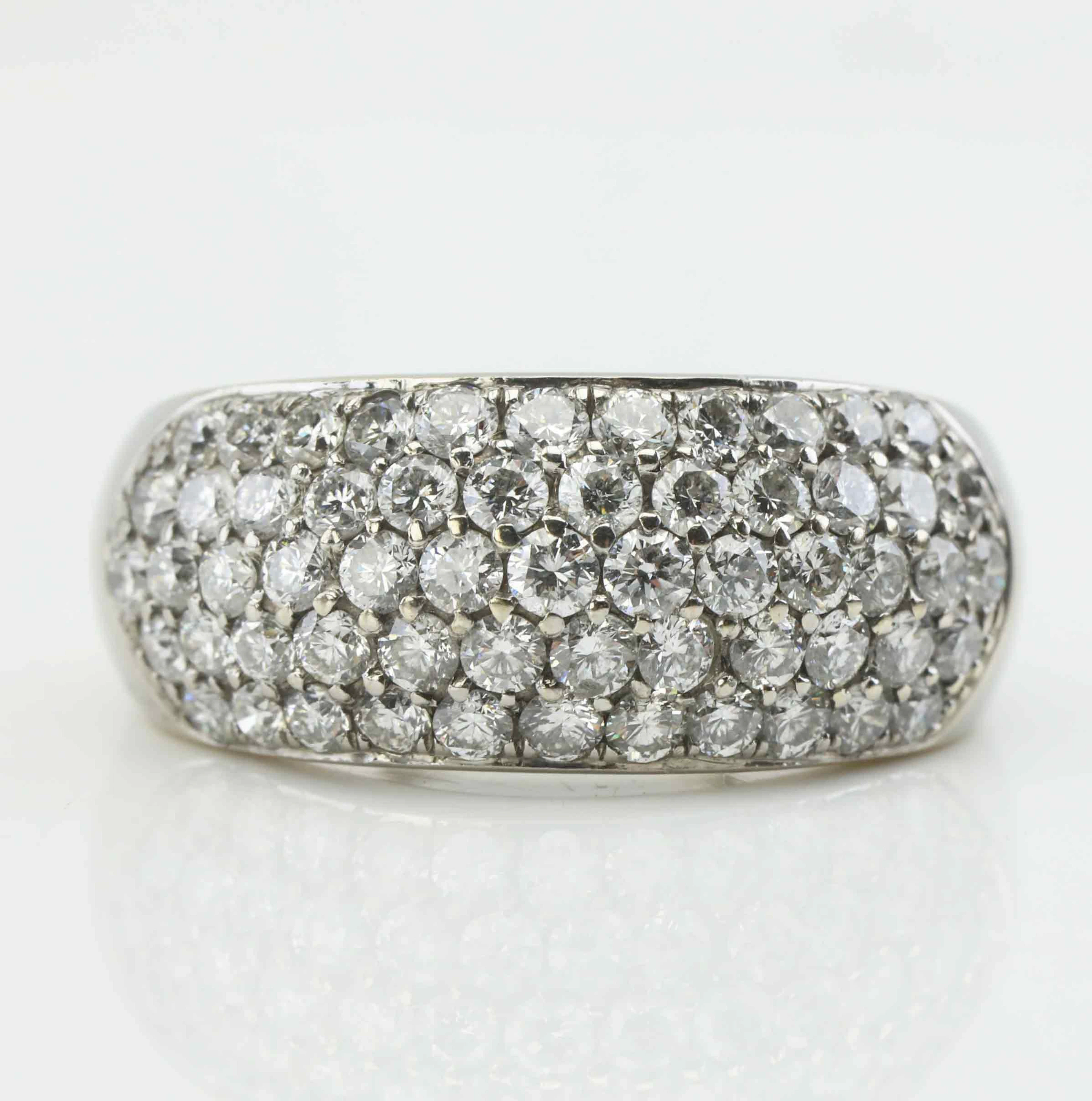 PAVÈRING, vitguld 18K, diamanter, bombé-form.