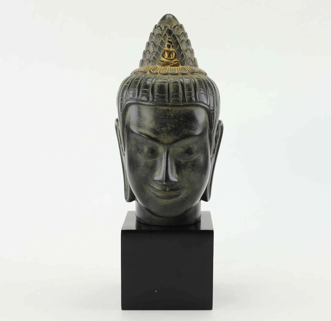 SKULPTUR, trä, efter Head of Pranhaparamita, 1900-tal.