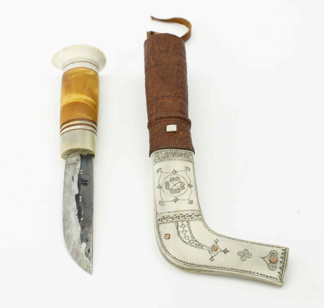 JOHAN FANKKI BILLFJÄRD. Kniv, halvhorn, signerad J.F.