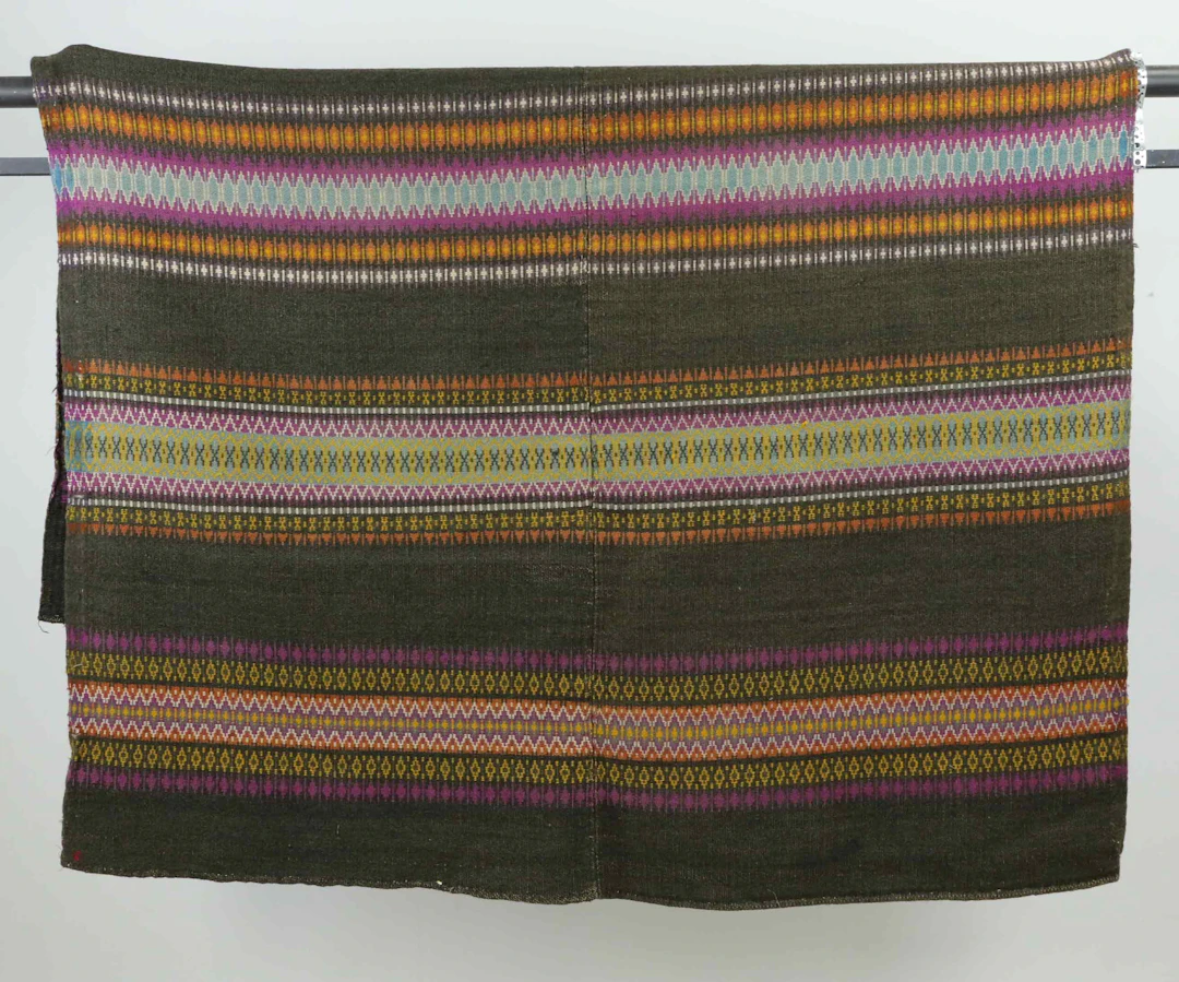 TÄCKE/FÄLL, ull, väv, 1900-tal.