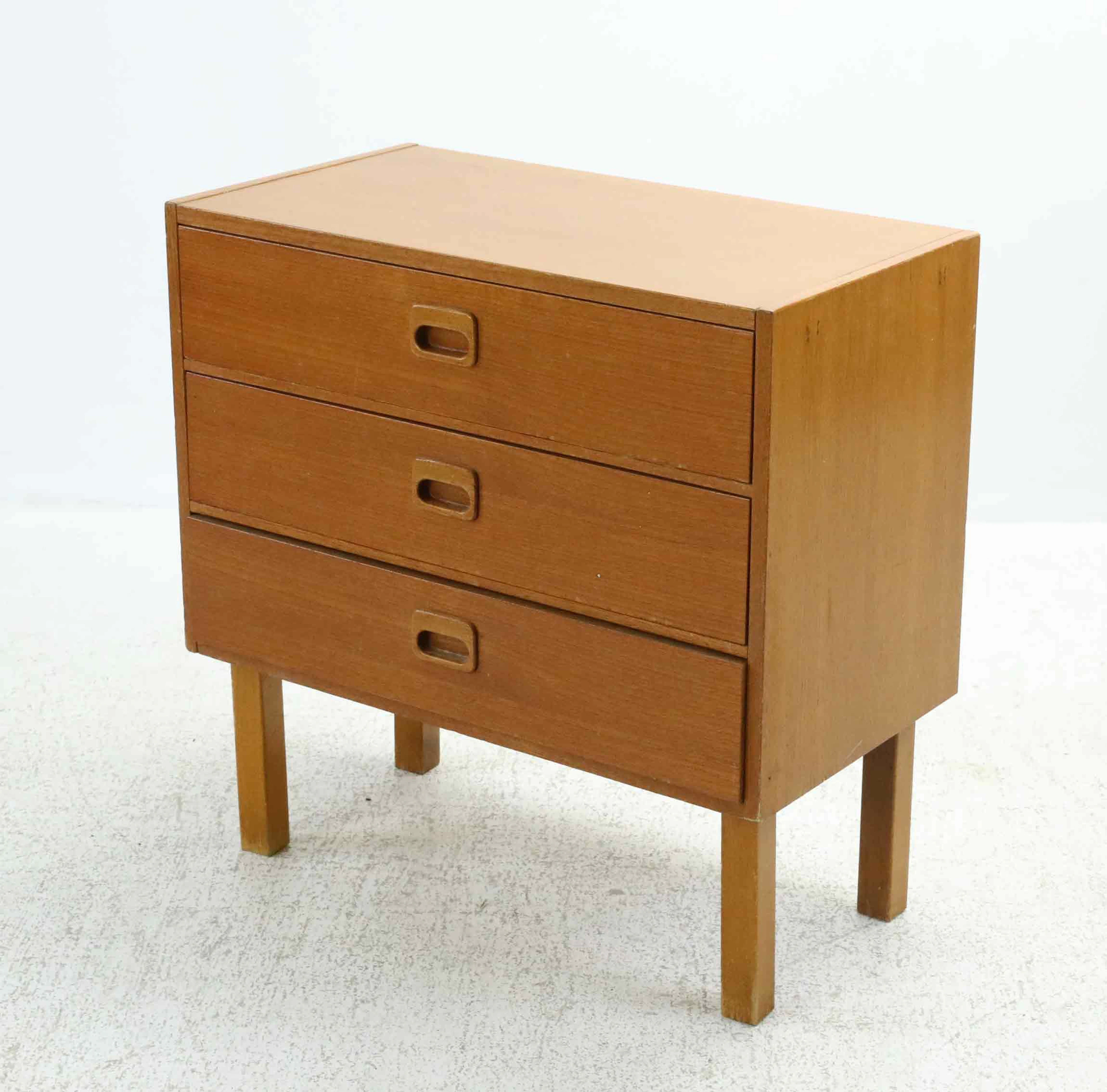 BYRÅ, teak, 1960-tal.