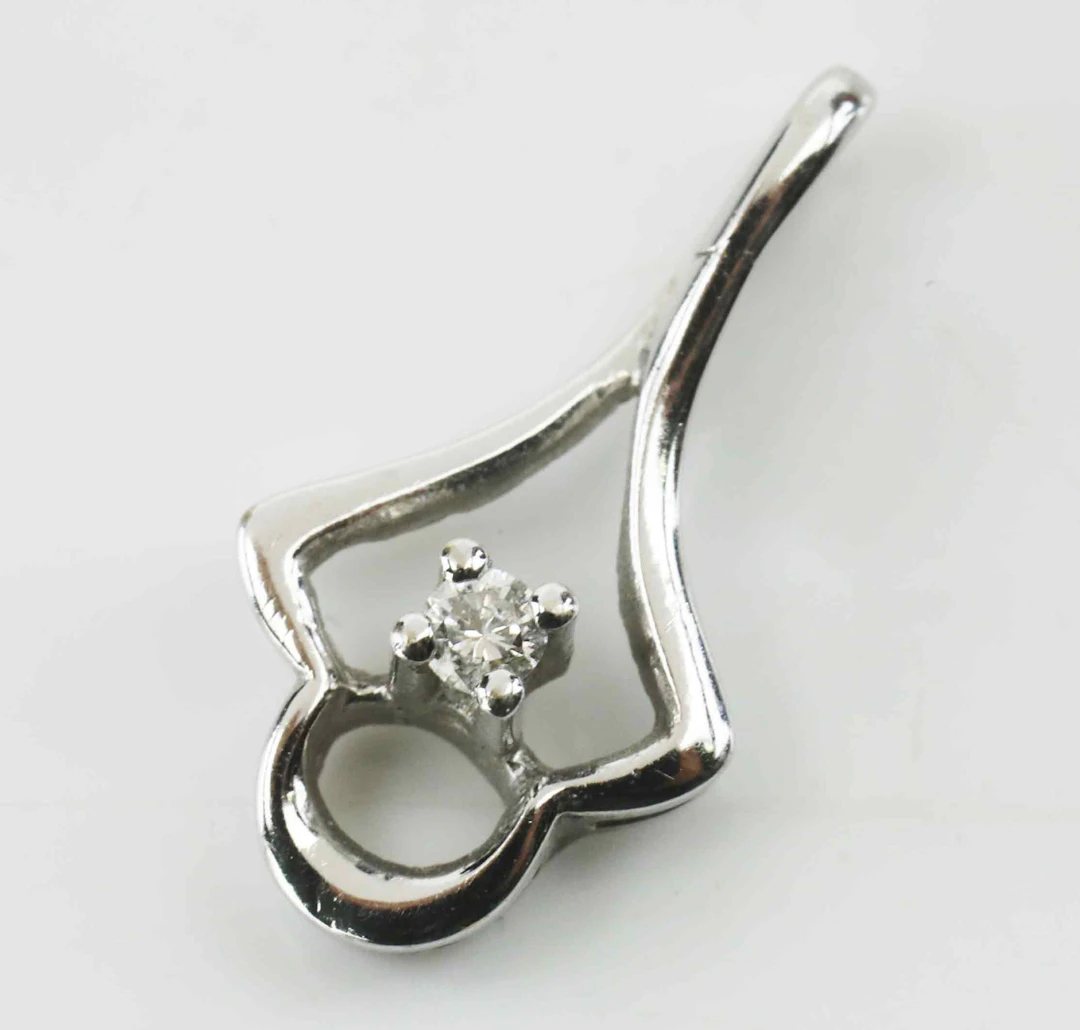 HÄNGE, vitguld 18K, diamant, 1900-tal.