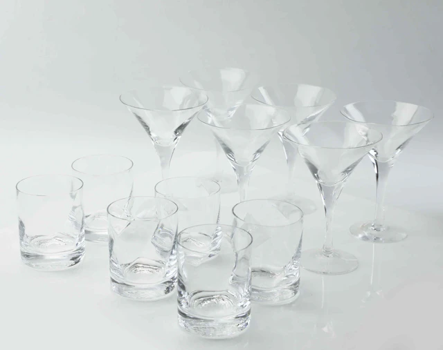 BERTIL VALLIEN. 12 st glas, Modell Château, martini, whiskey, Kosta Boda.
