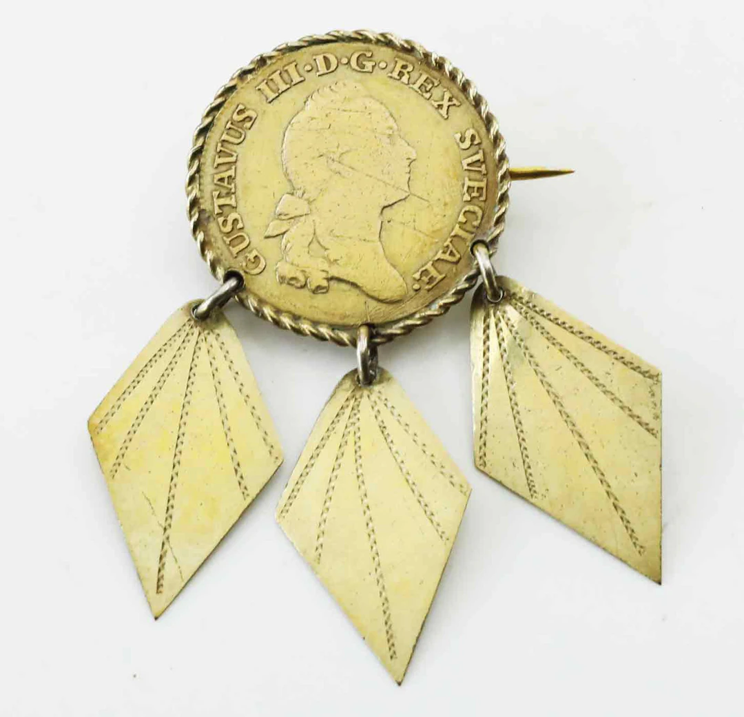 DRÄKTSMYCKE, sk kedjepenning/sellpenning, guldförgyllt silver, Bjuråker/Delsbo