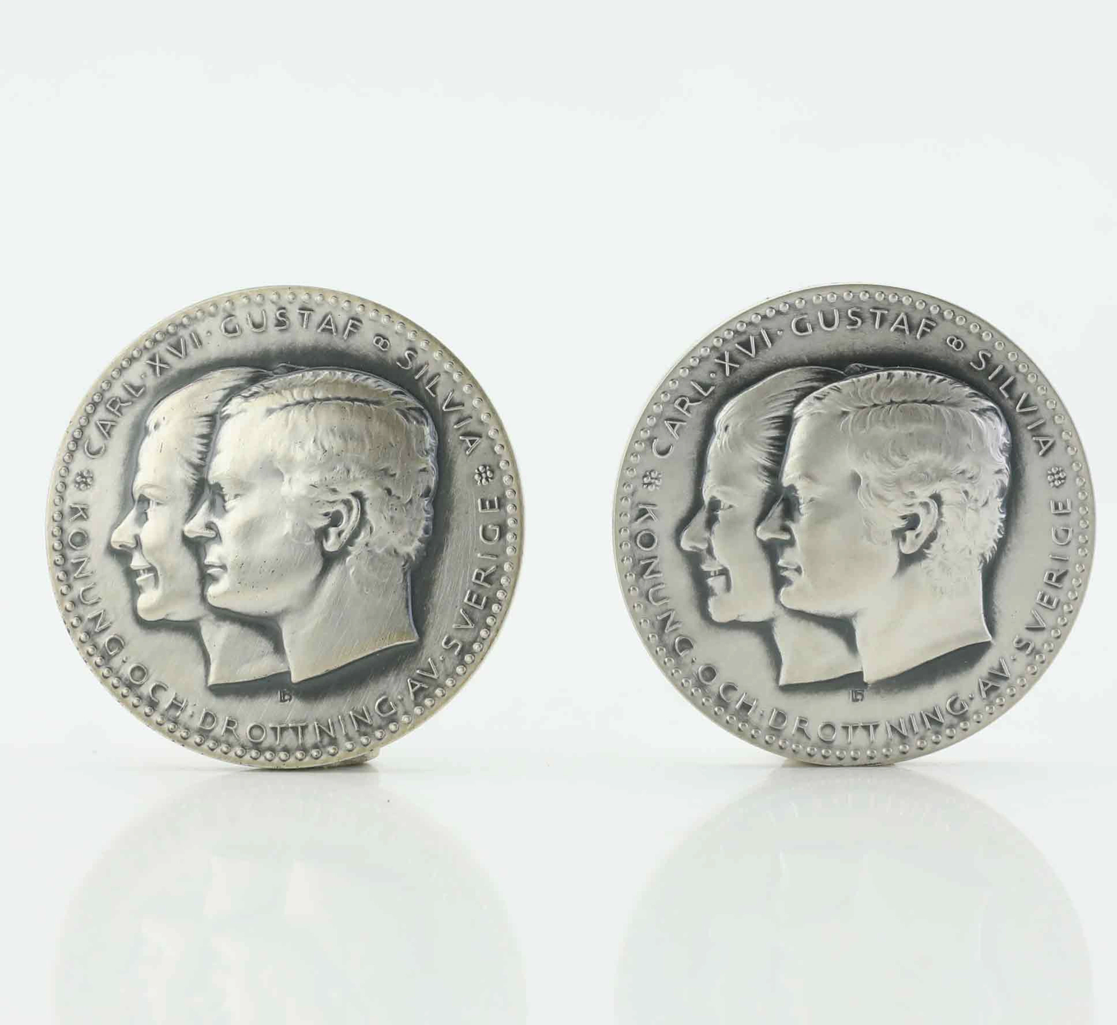 MEDALJER, 2 st, silver, Carl XVI Gustaf & Silvia, Brölloppet den 19 juni 1976.