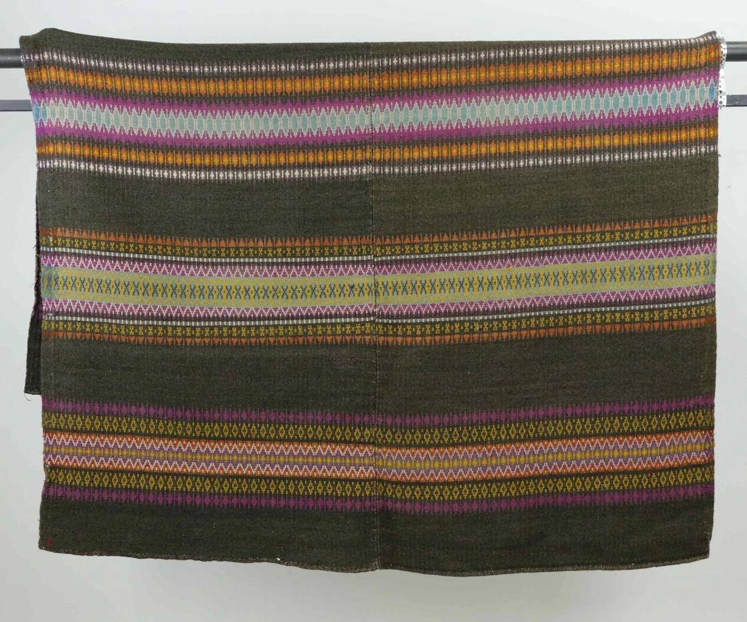 TÄCKE/FÄLL, ull, väv, 1900-tal.