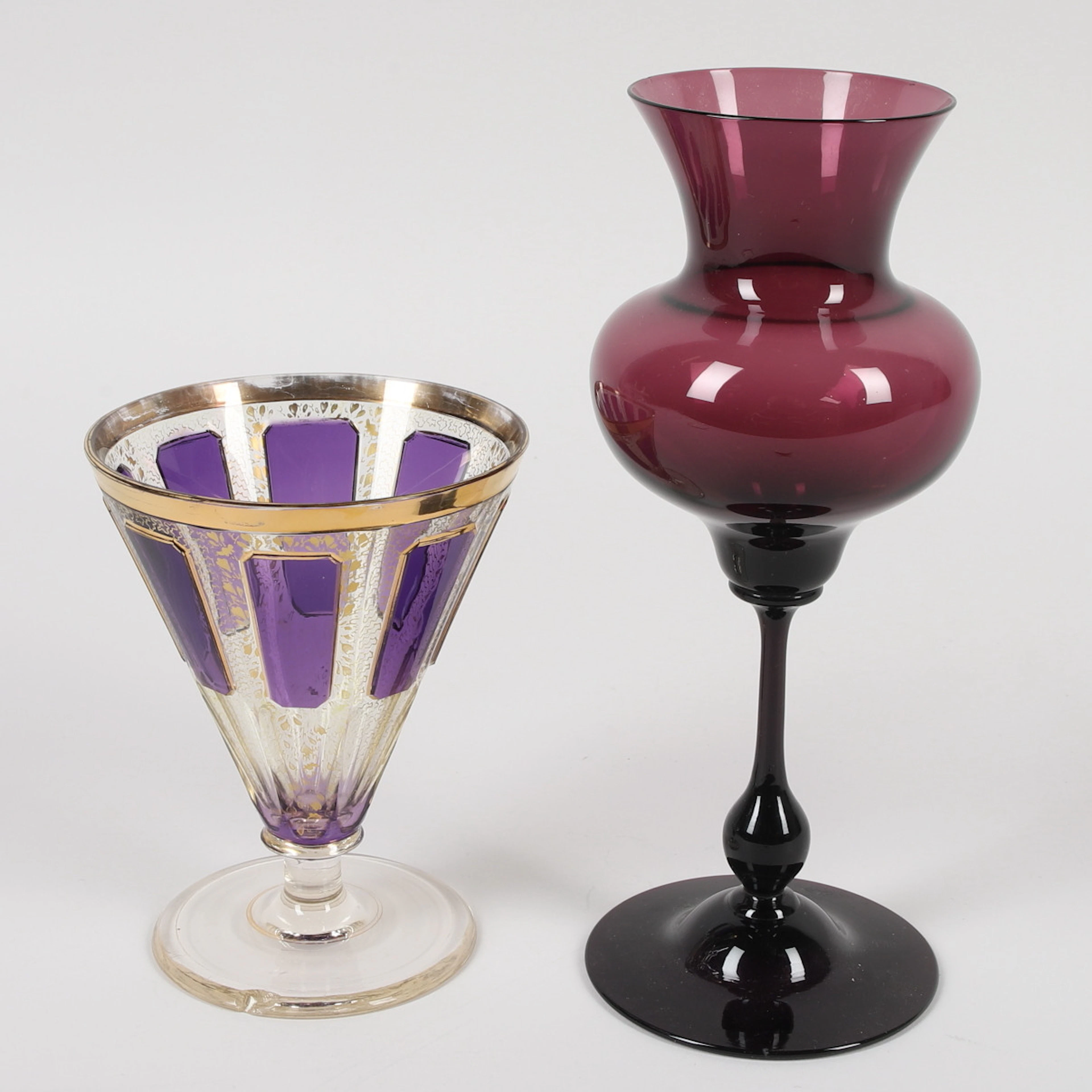 VASER, 2 st, glas, bl.a. av Hugo Gehlin Gullaskruf, 1900-tal.