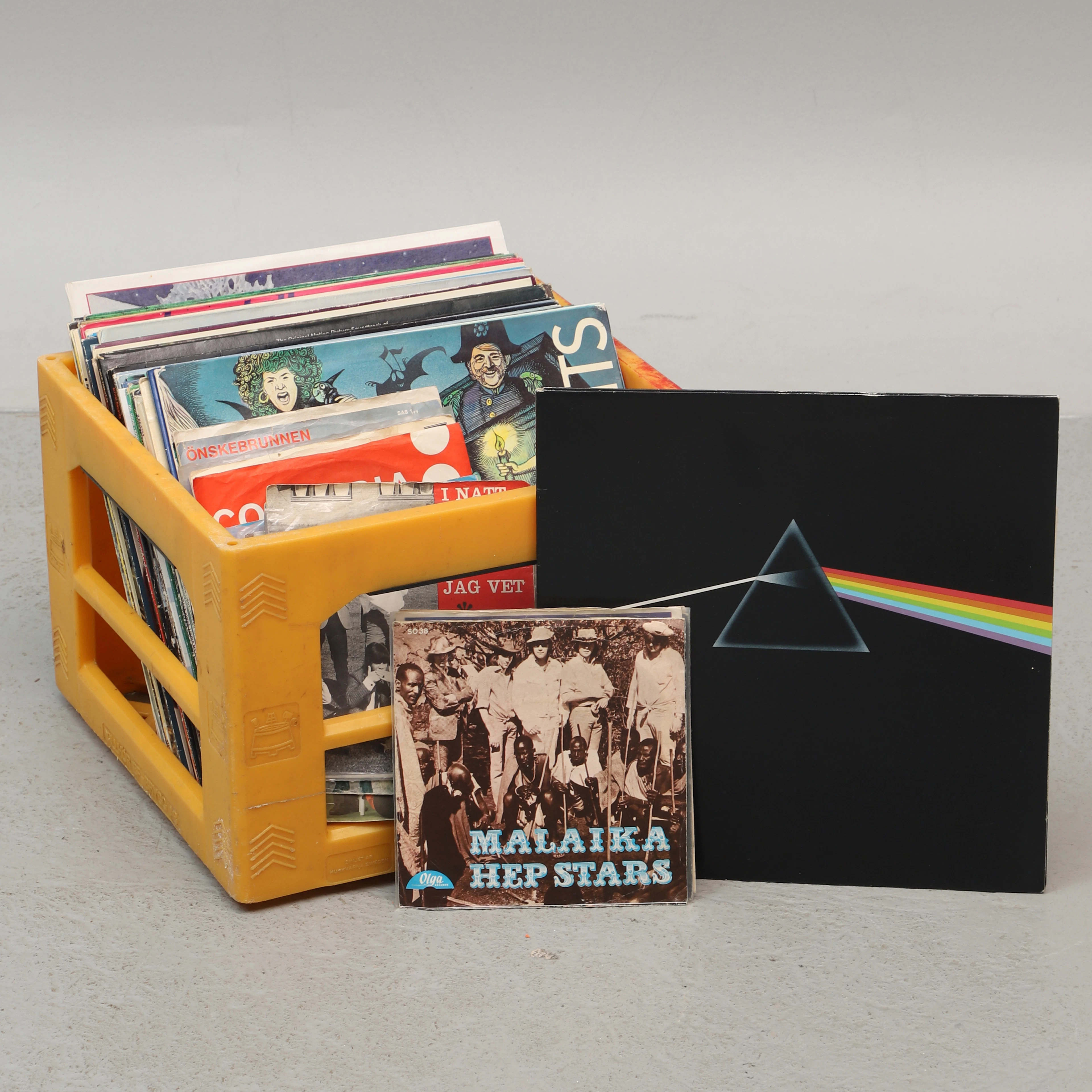 VINYLSKIVOR, LP & singel 45, 73 st, olika genre.