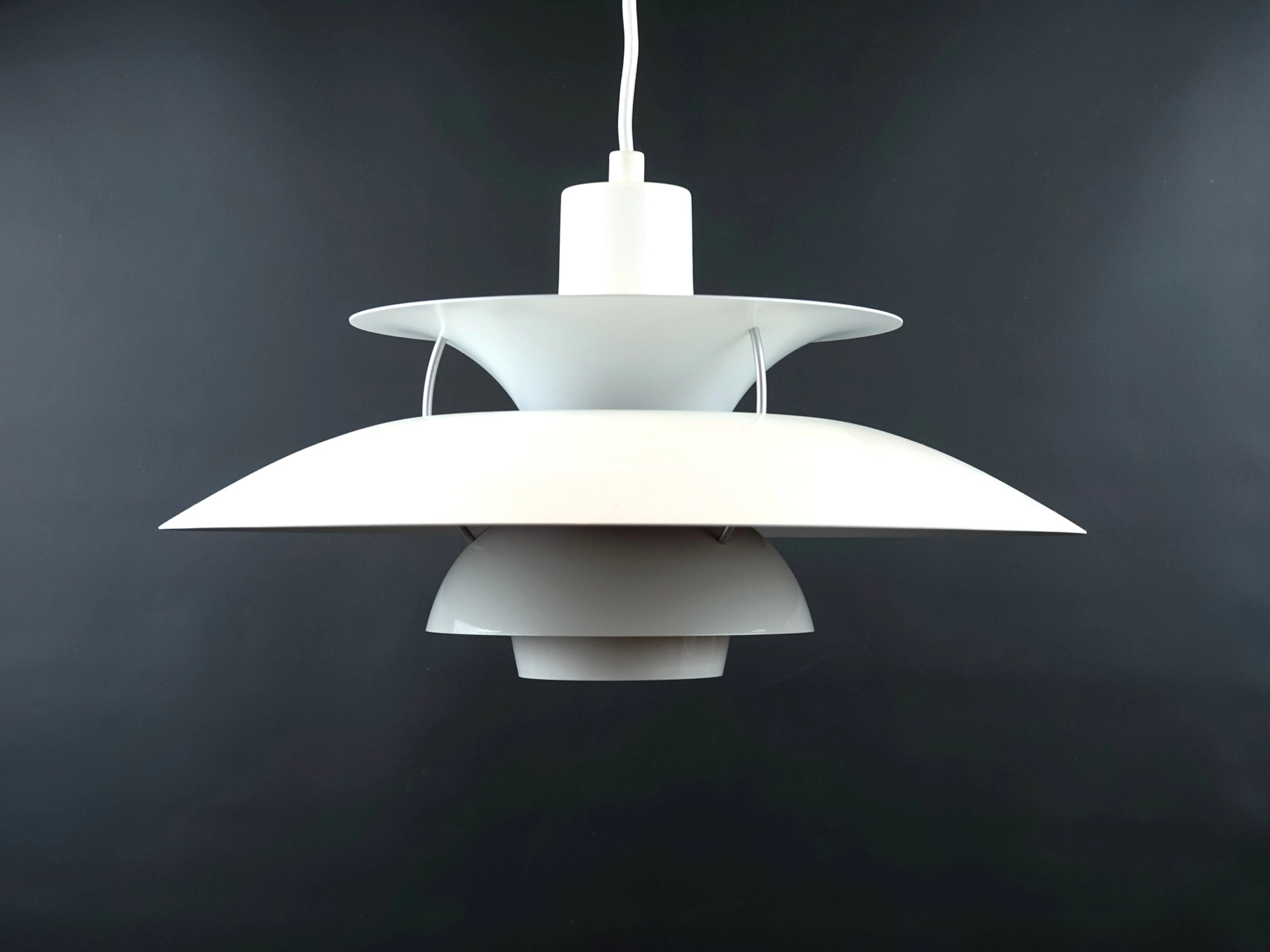Poul Henningsen, taklampa, plåt, PH 5, Louis Poulsen, Danmark