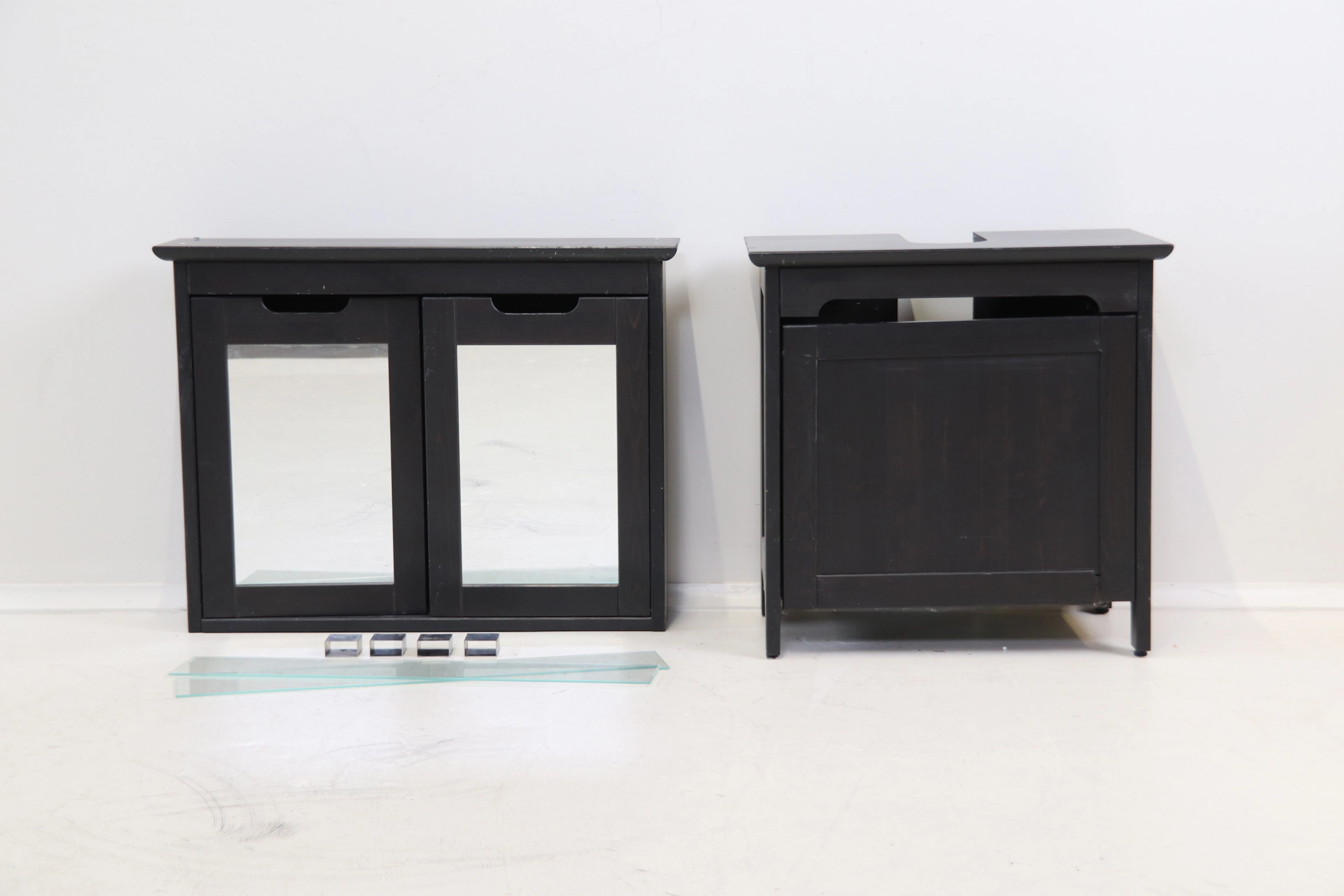 Base e mobile da parete con specchio, legno/vetro, "Freden", IKEA.