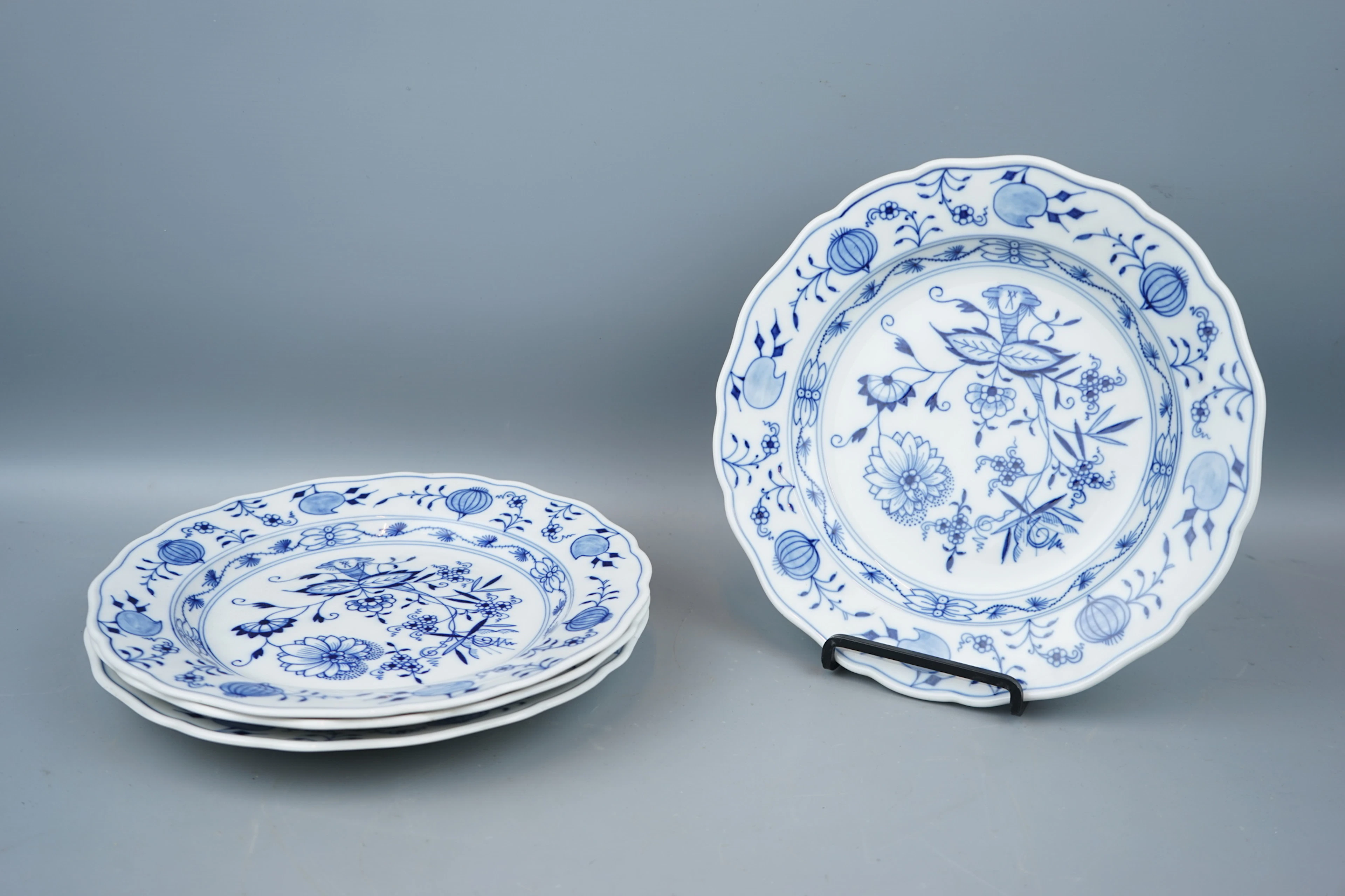 Teller, 4 Stück, Porzellan, Zwiebelmuster, Meissen.