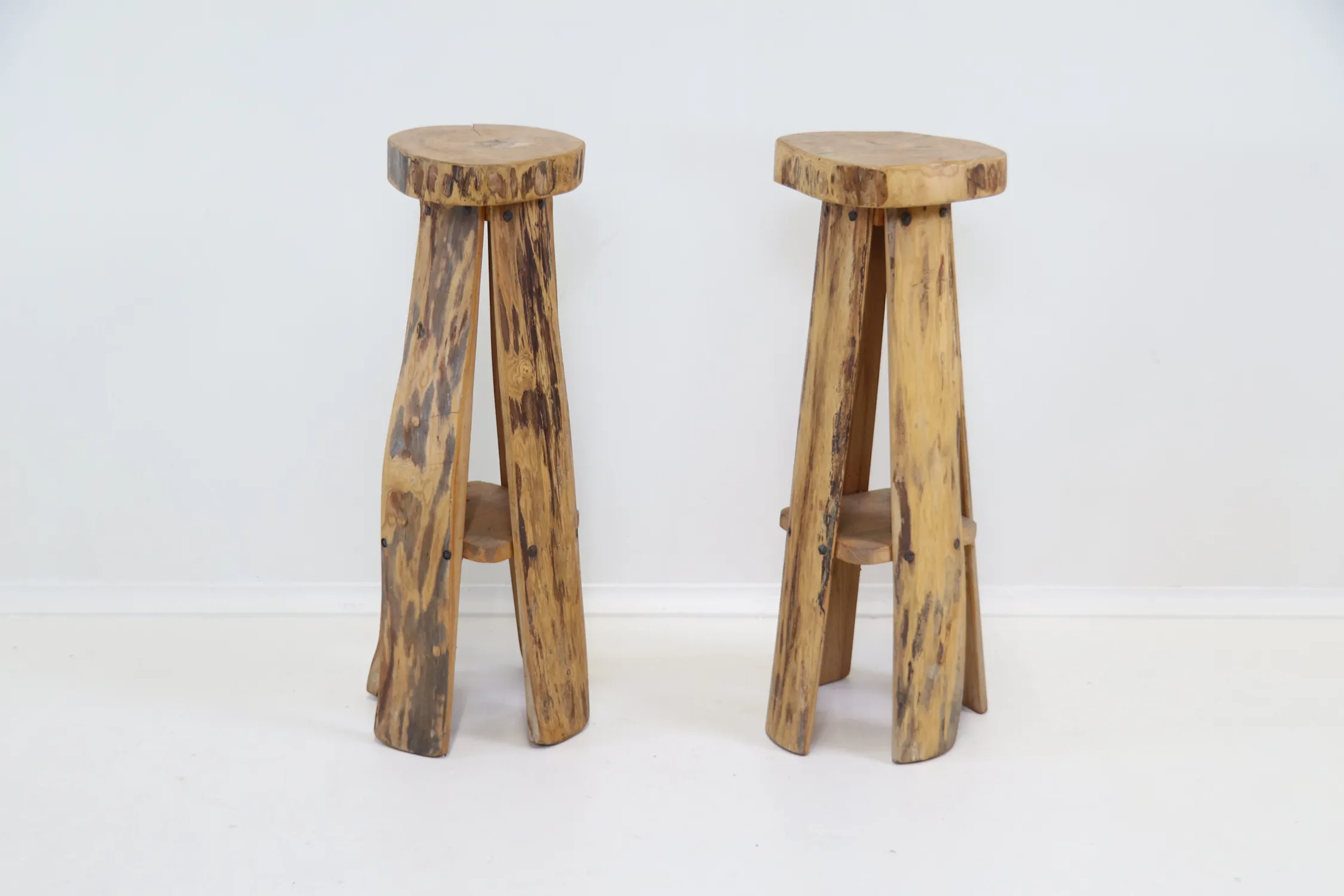 Sgabelli, 2 pezzi, legno.
